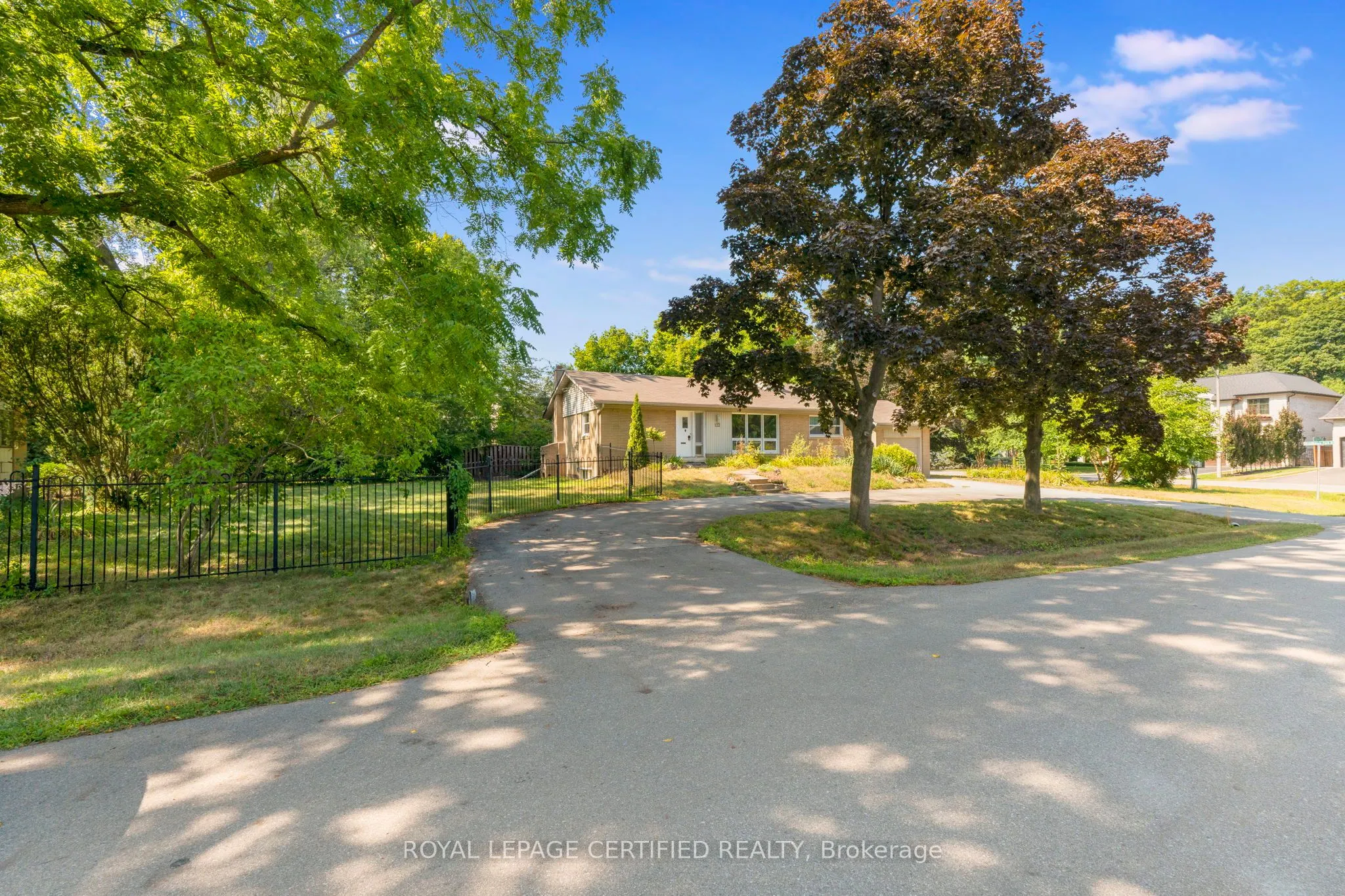 122 Selgrove Crescent