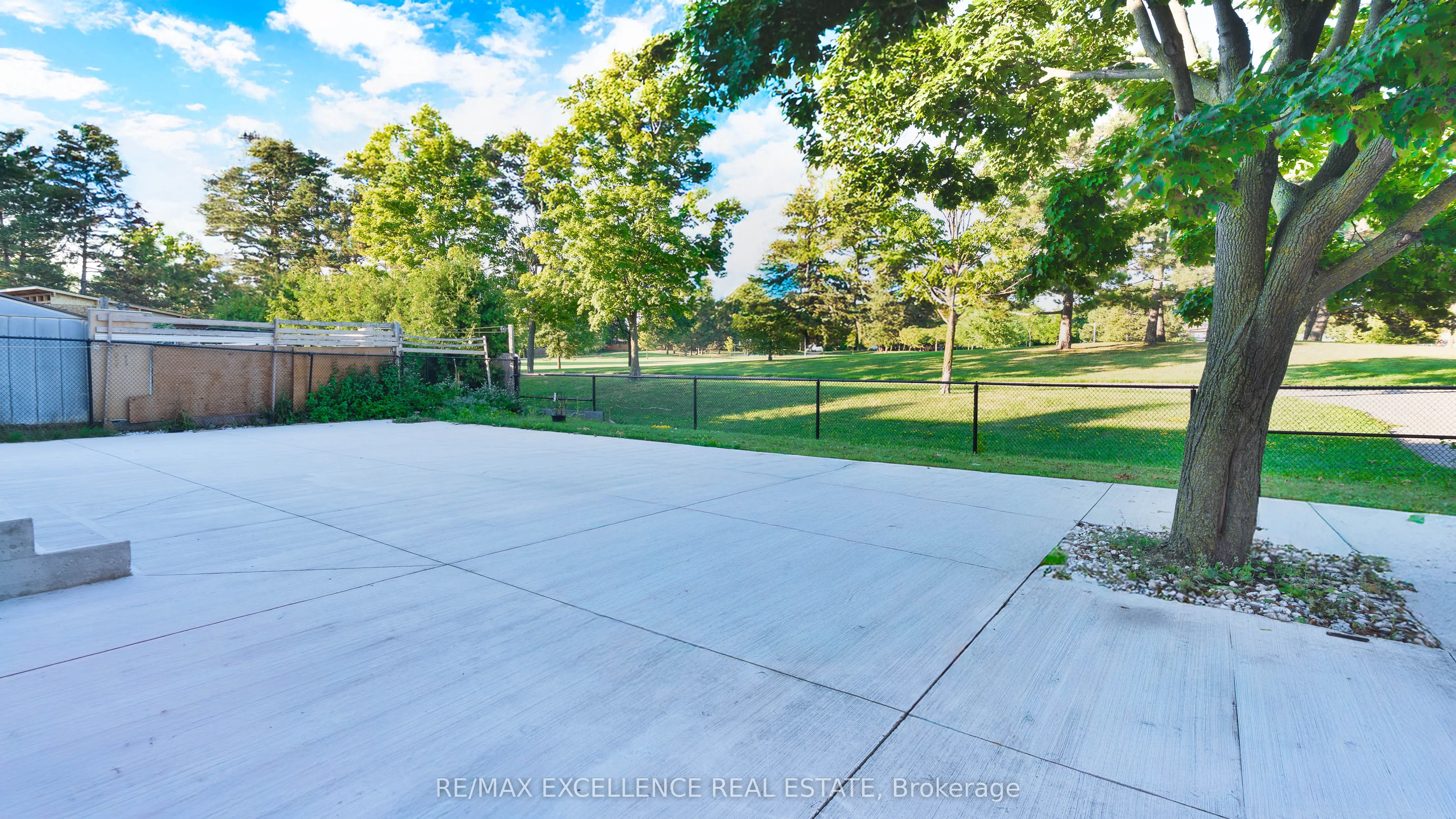 280 Hansen Road N
