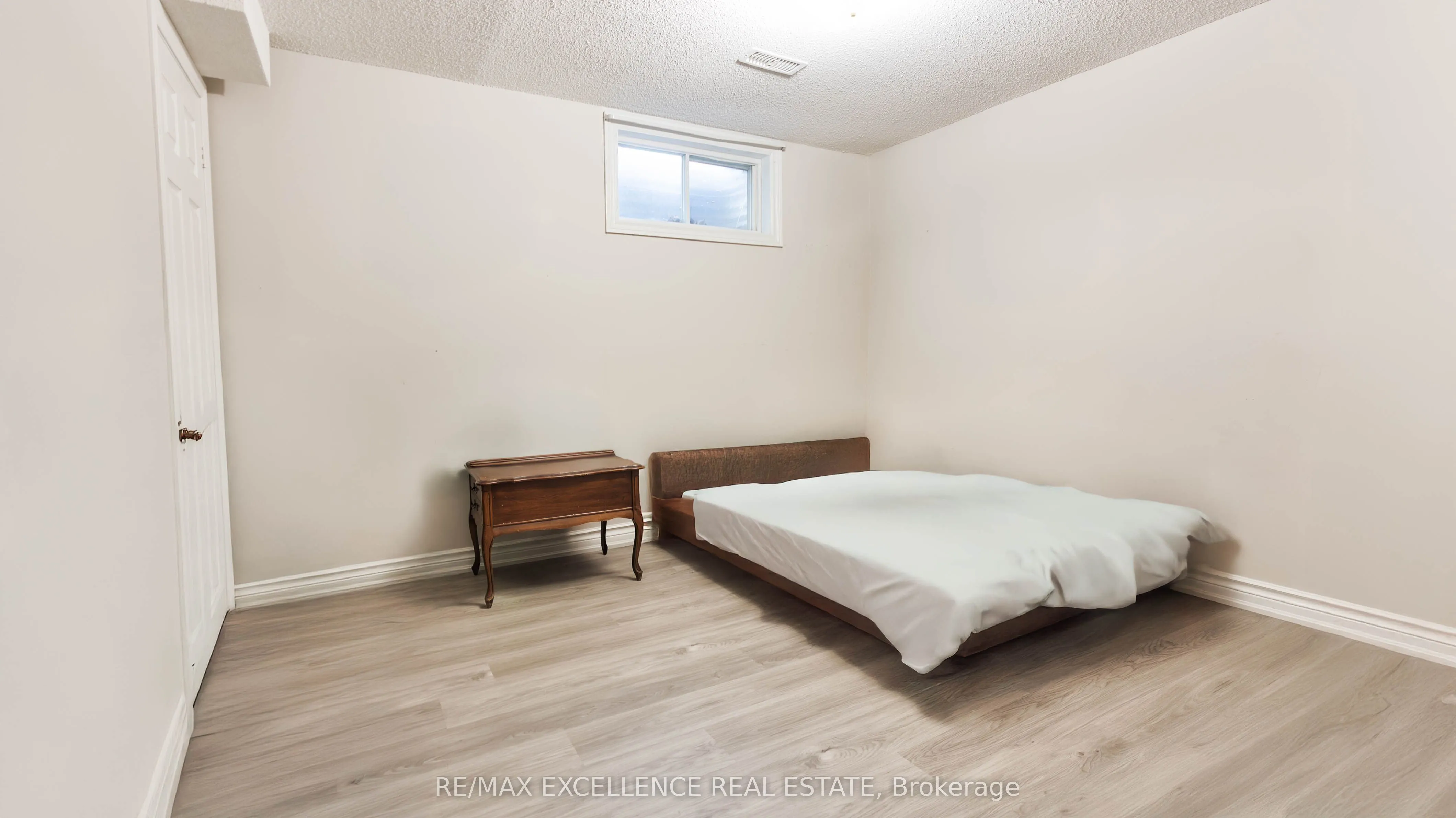 280 Hansen Road N