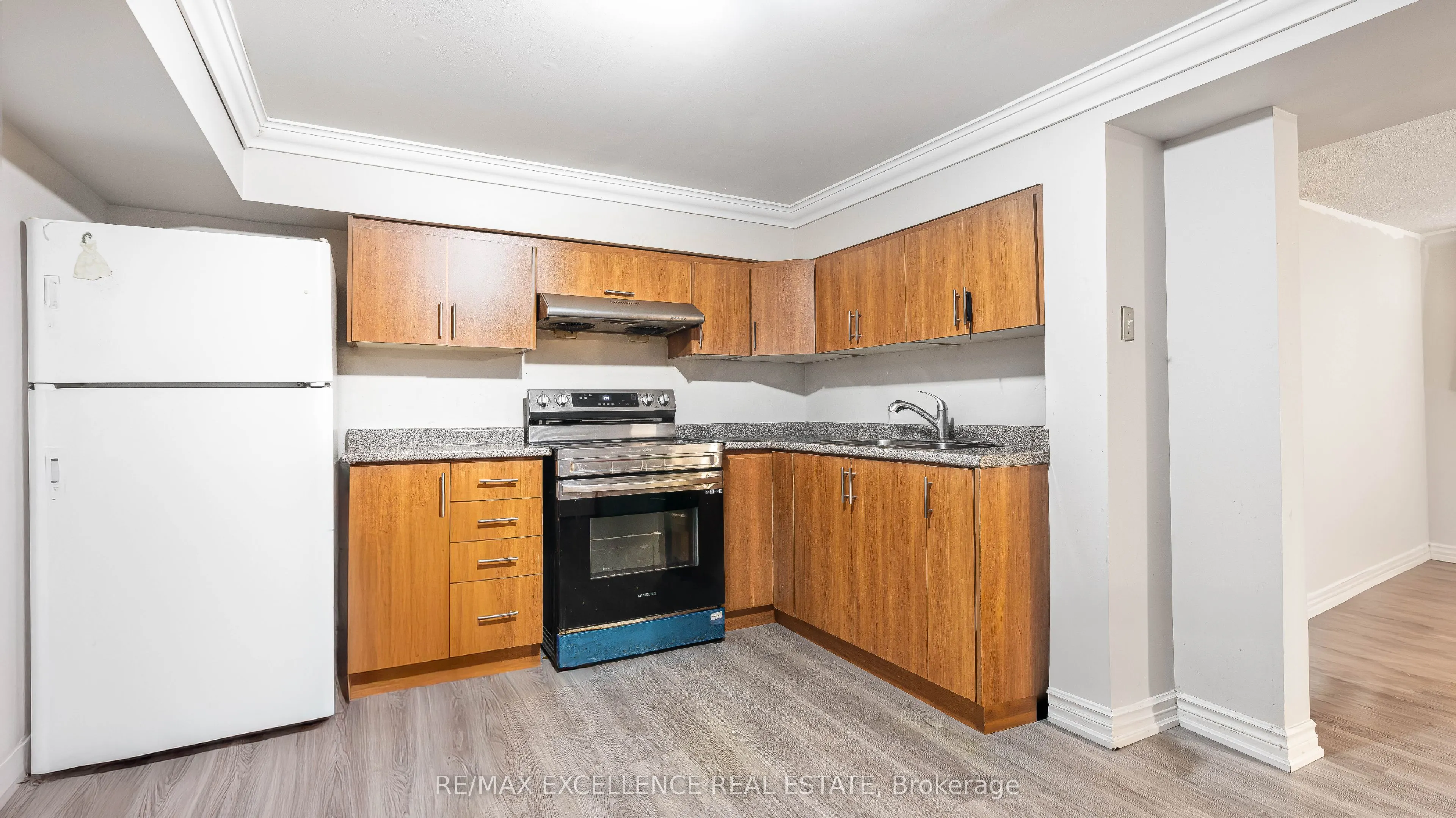 280 Hansen Road N