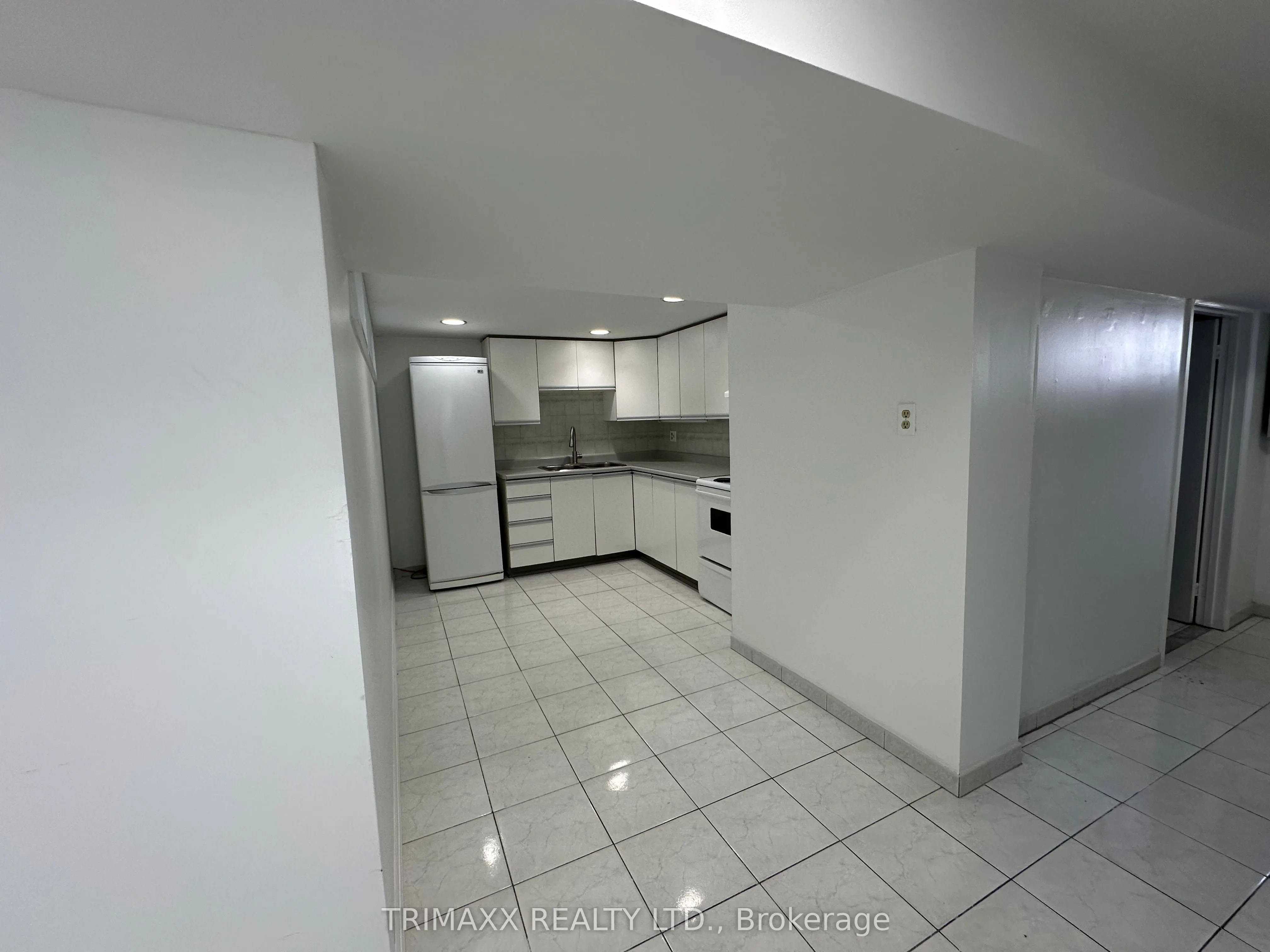 14 Brigham Circuit W, #Basement