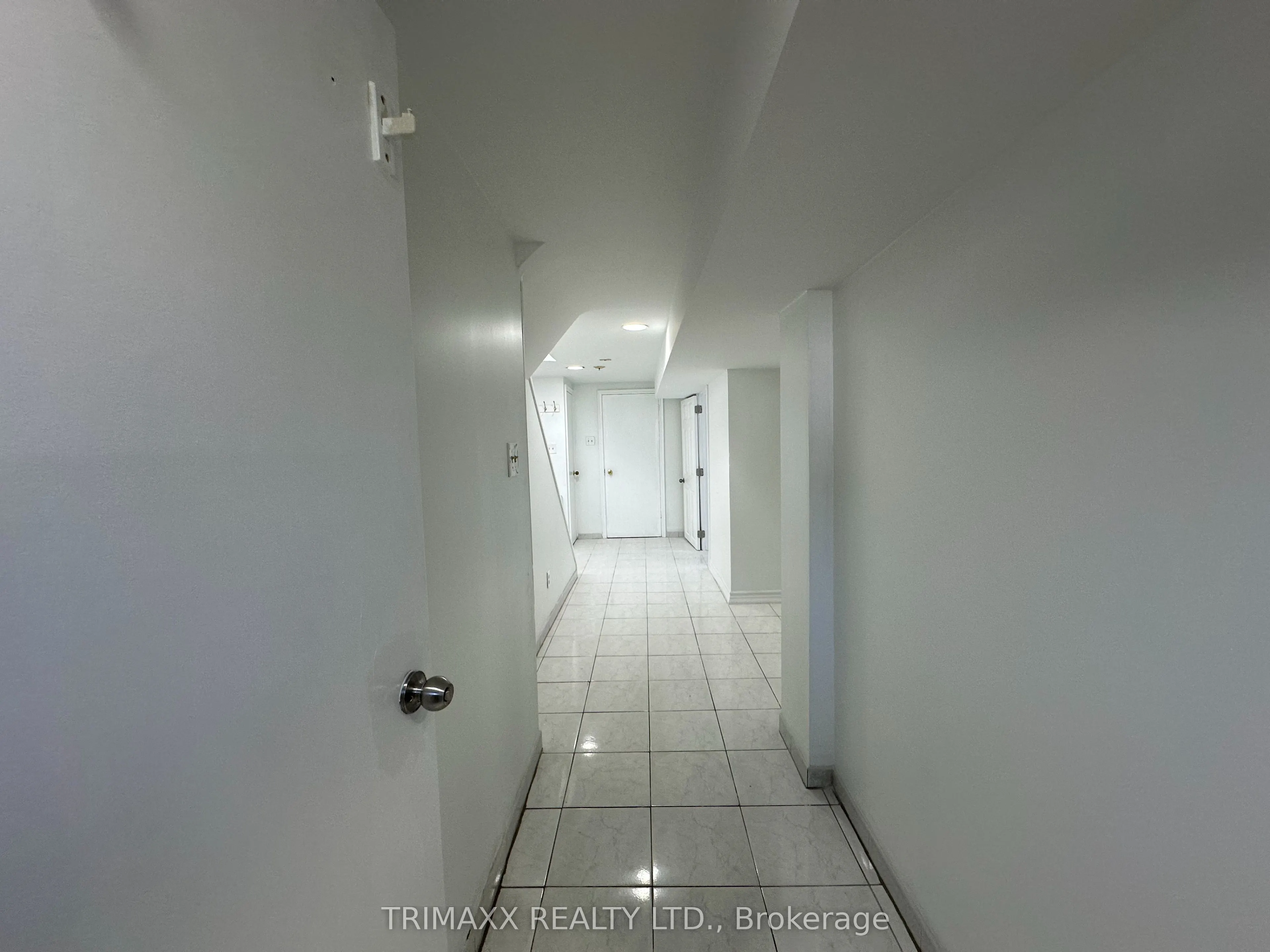 14 Brigham Circuit W, #Basement