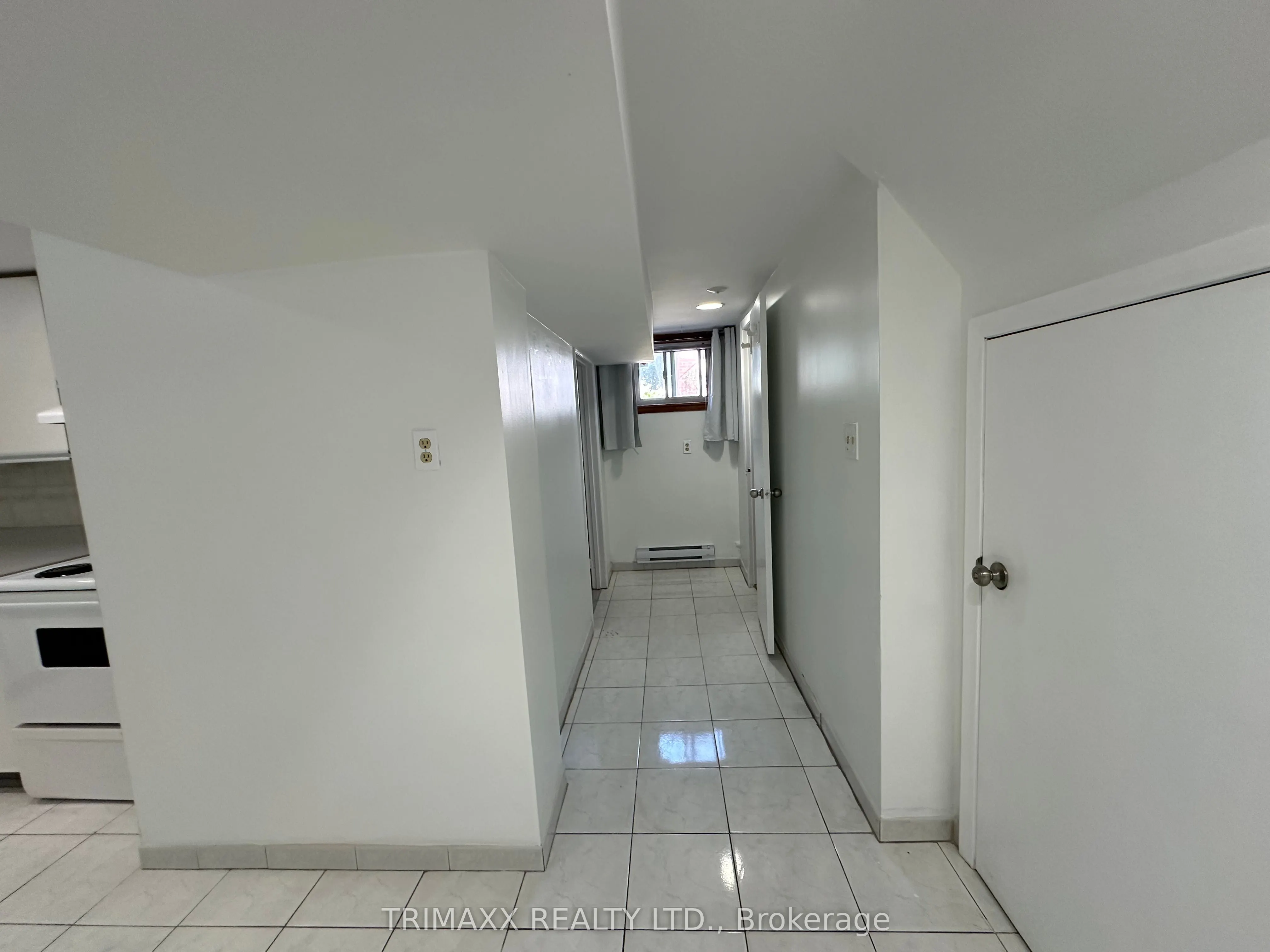 14 Brigham Circuit W, #Basement