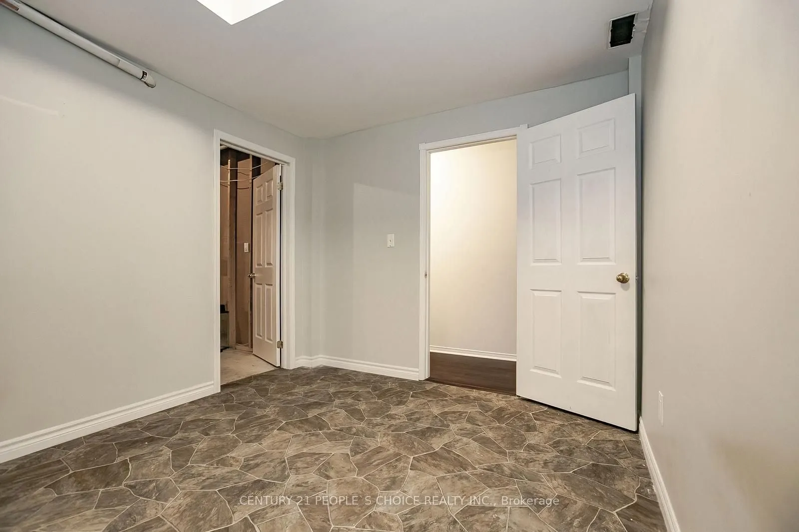 272 Vintage Gate