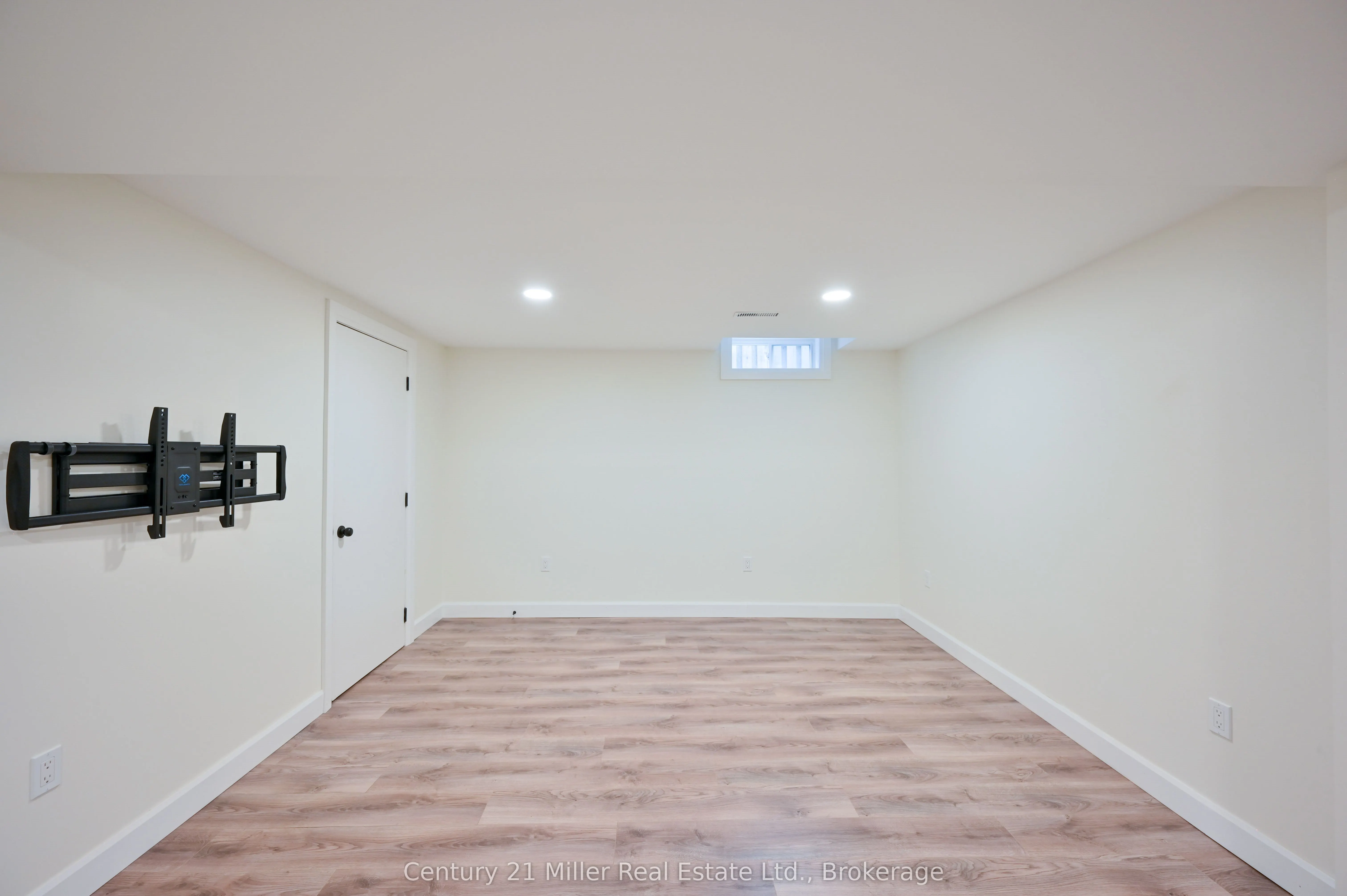 3077 Swansea Drive