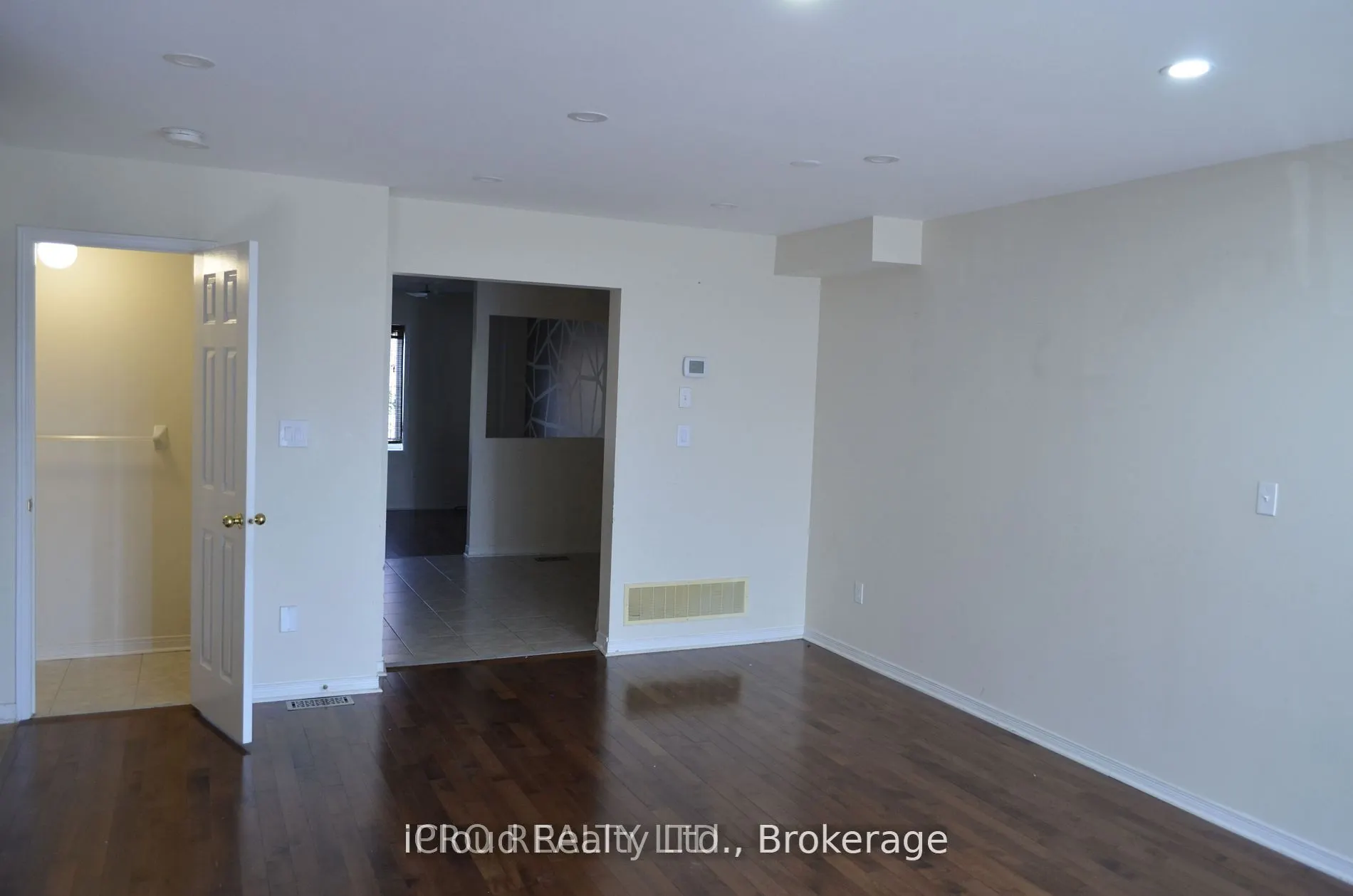 319 Aspendale Crescent, #Main