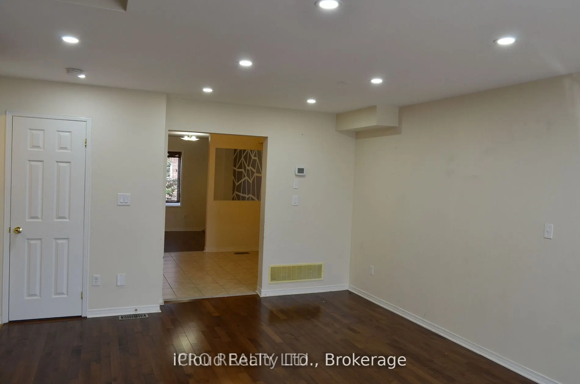 319 Aspendale Crescent, #Main
