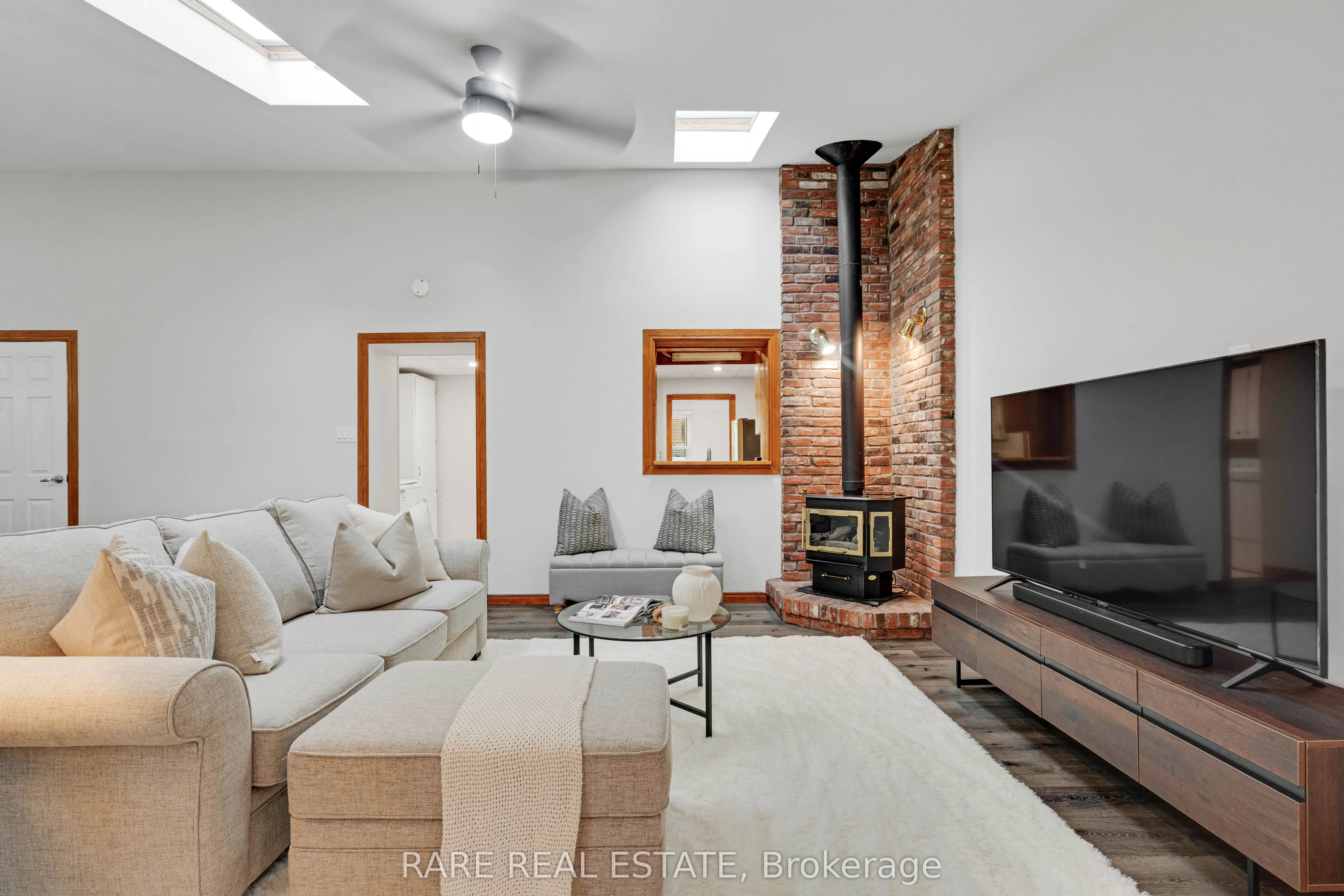 2073 Leighland Road