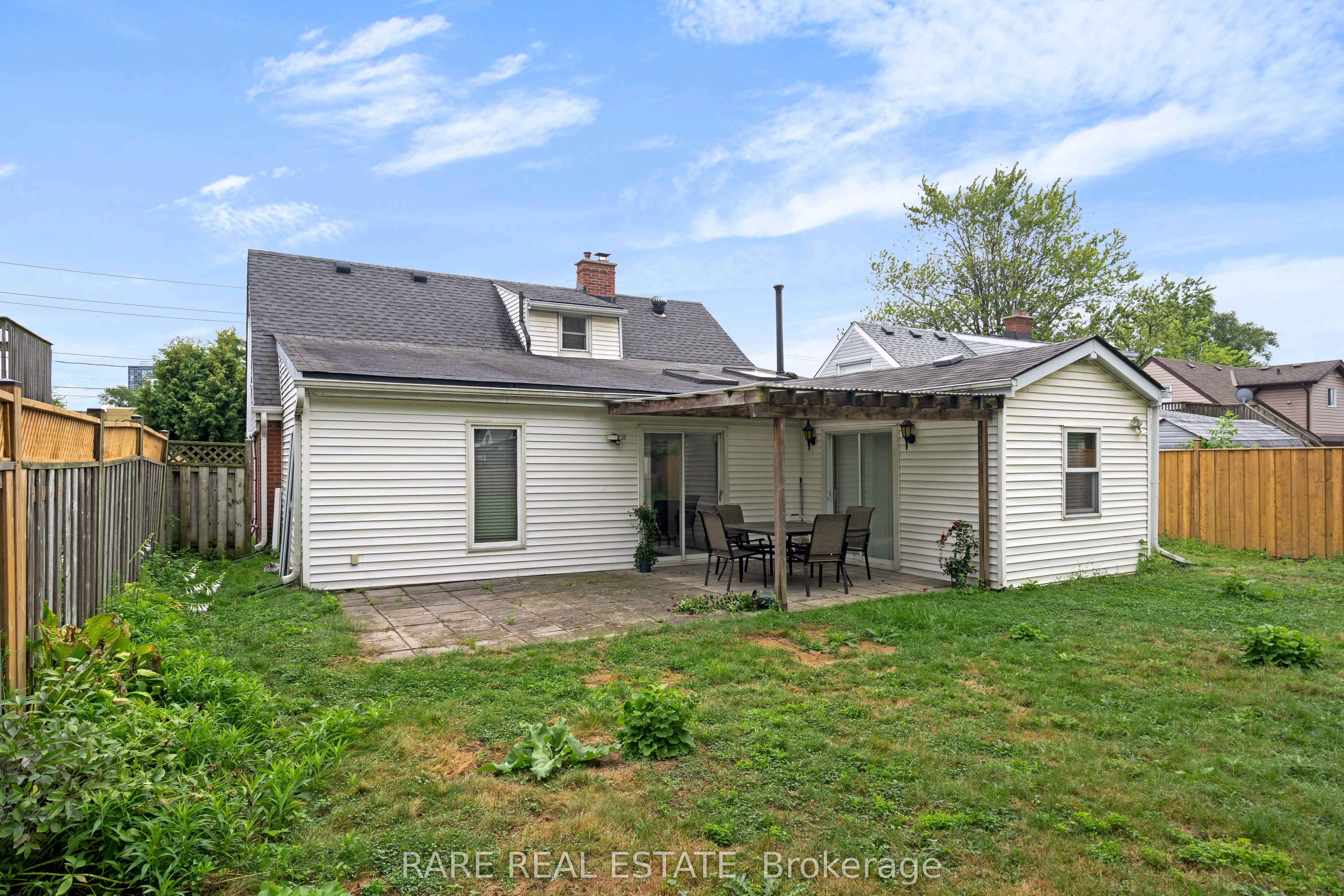 2073 Leighland Road