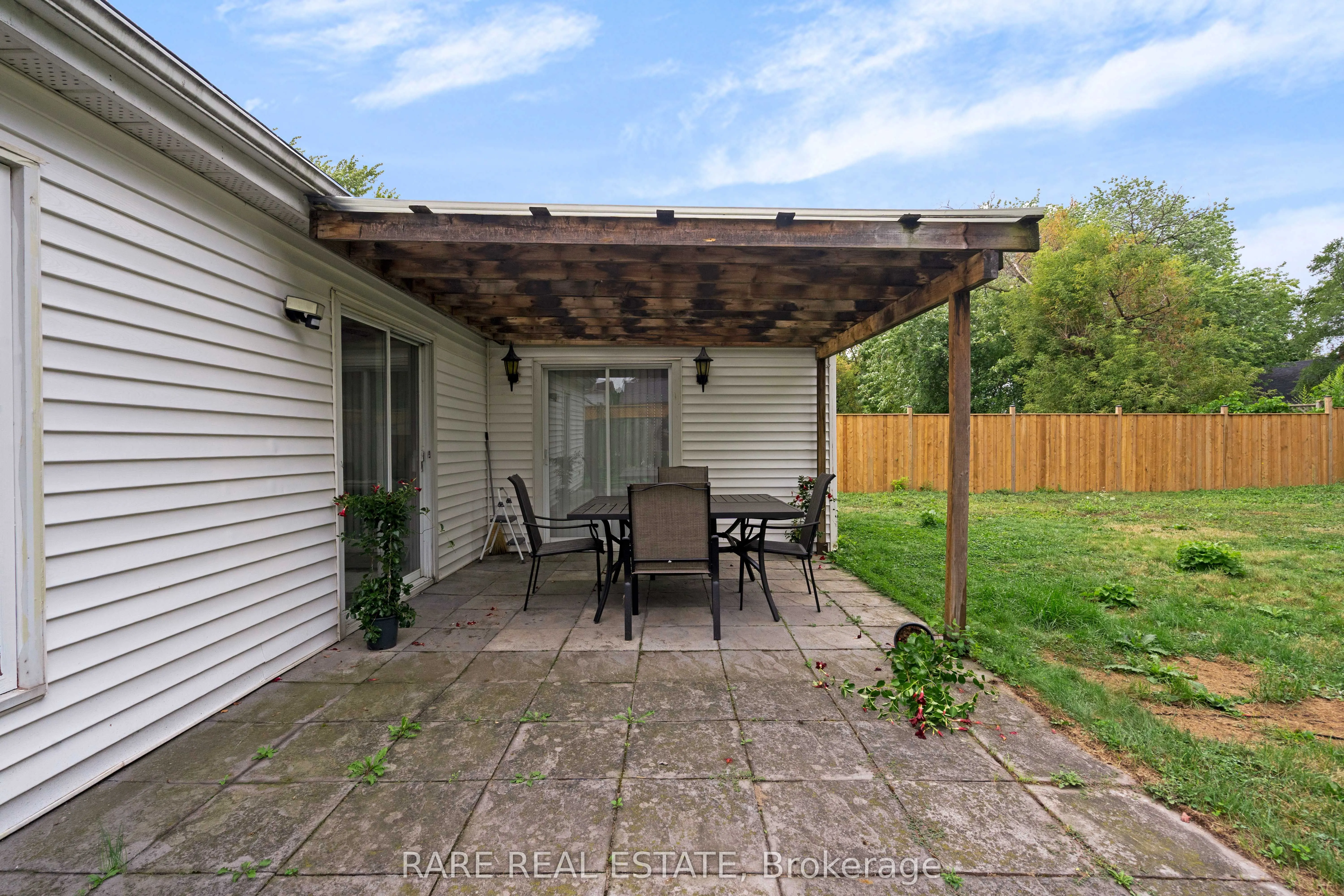 2073 Leighland Road