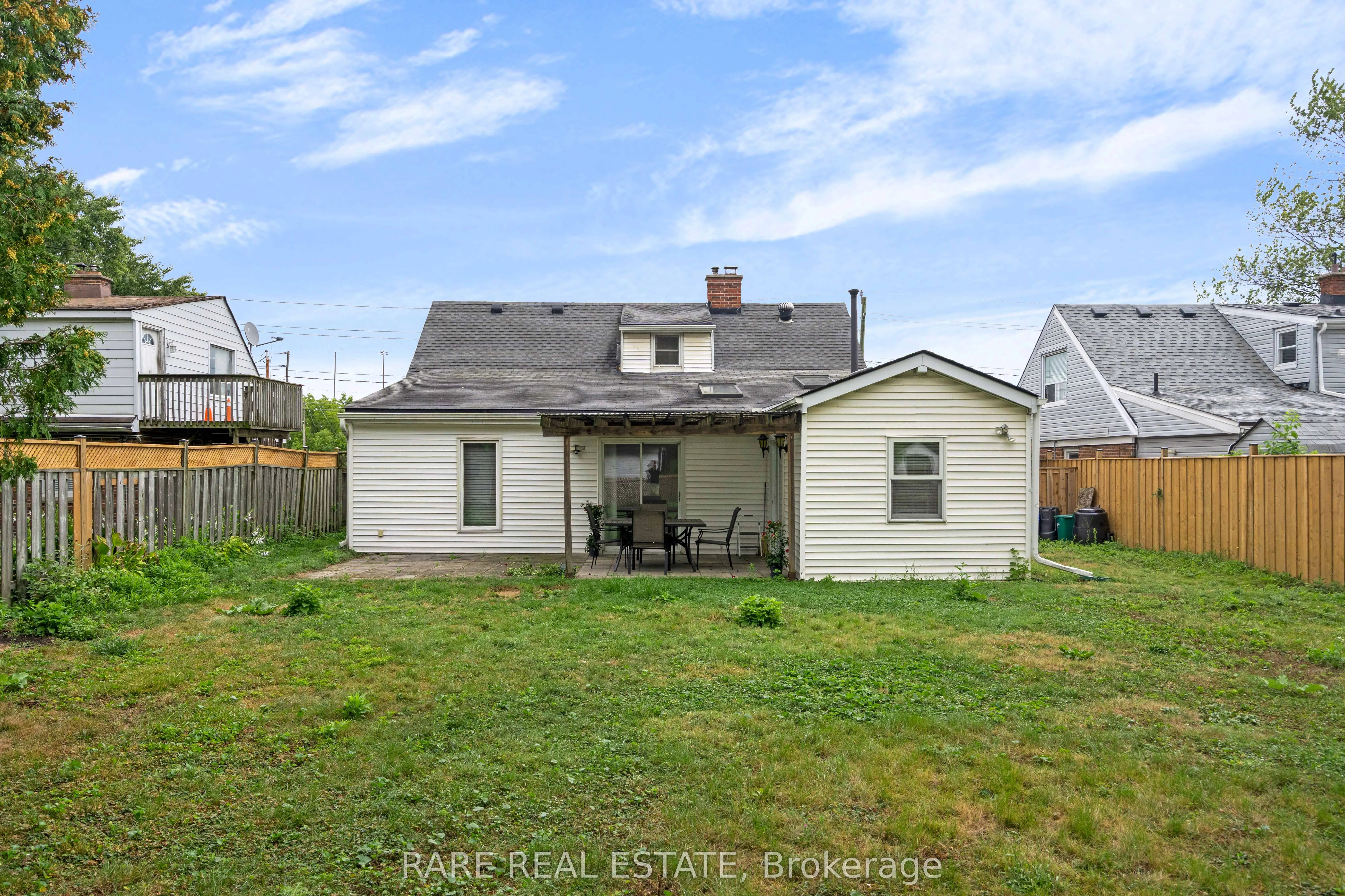 2073 Leighland Road