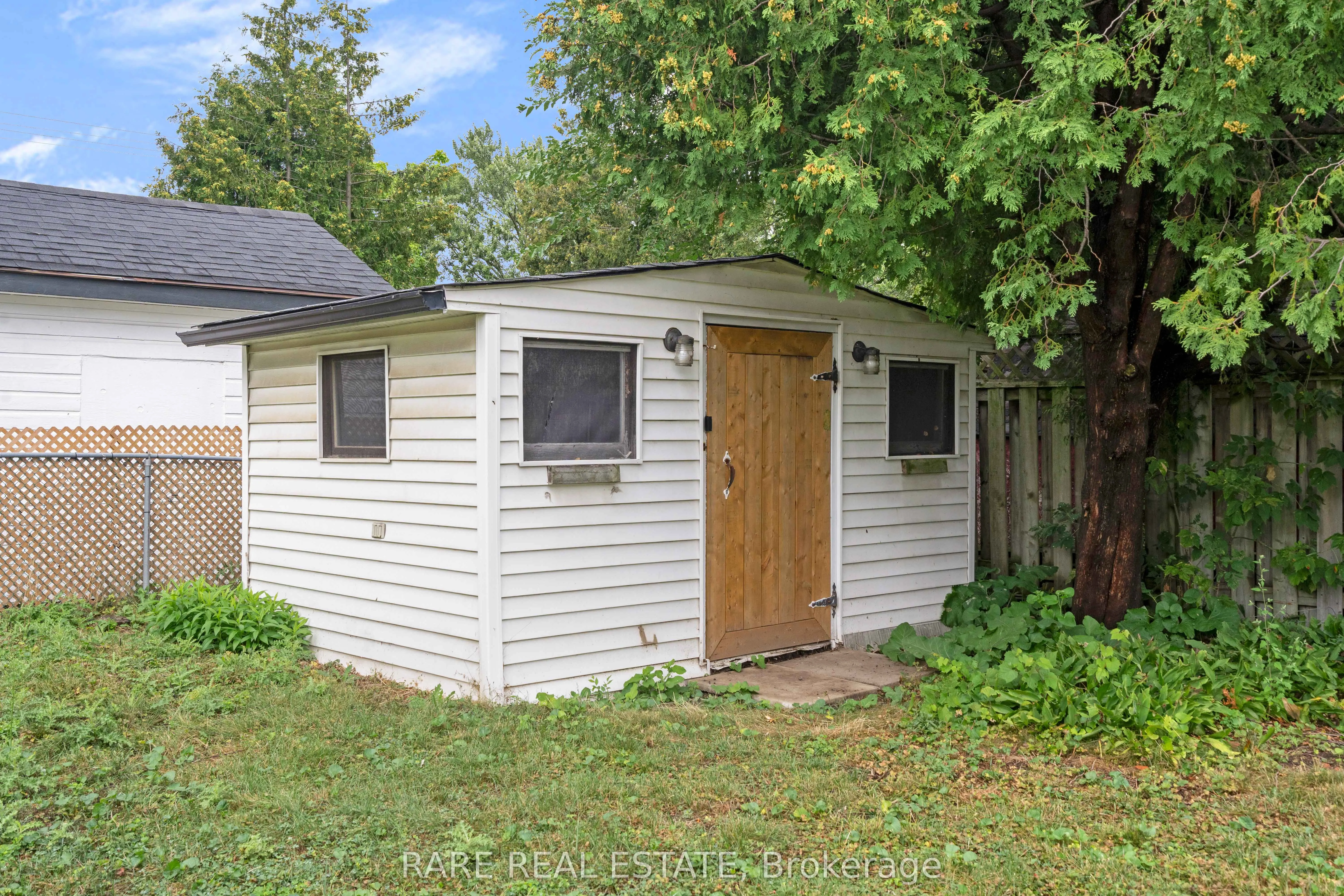 2073 Leighland Road