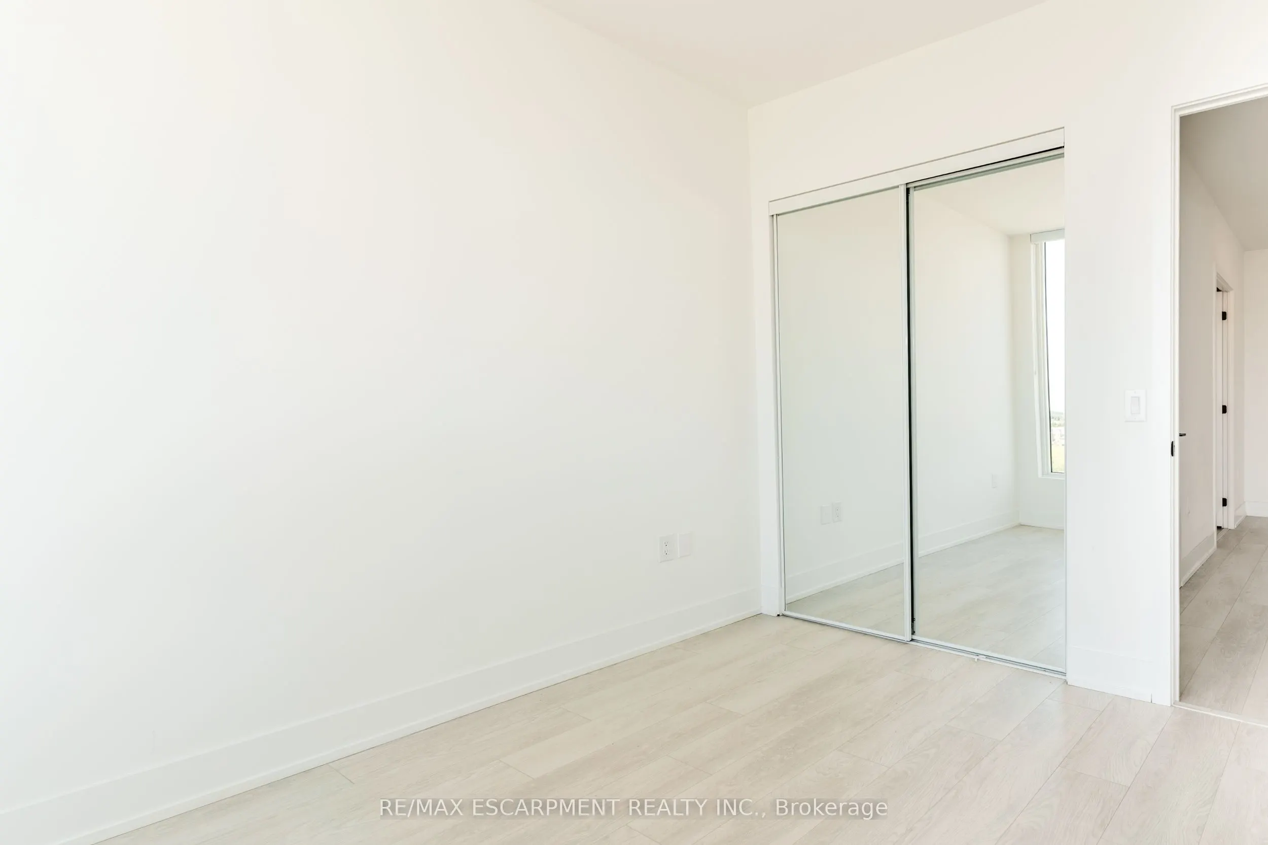 2450 Old Bronte Road, #614
