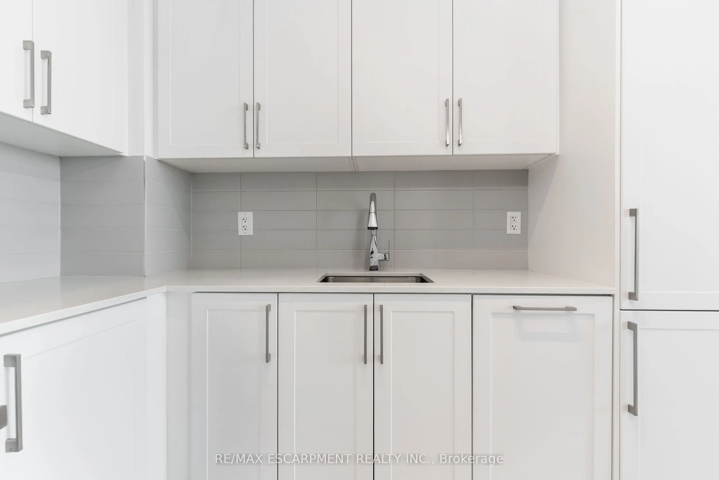 2450 Old Bronte Road, #614