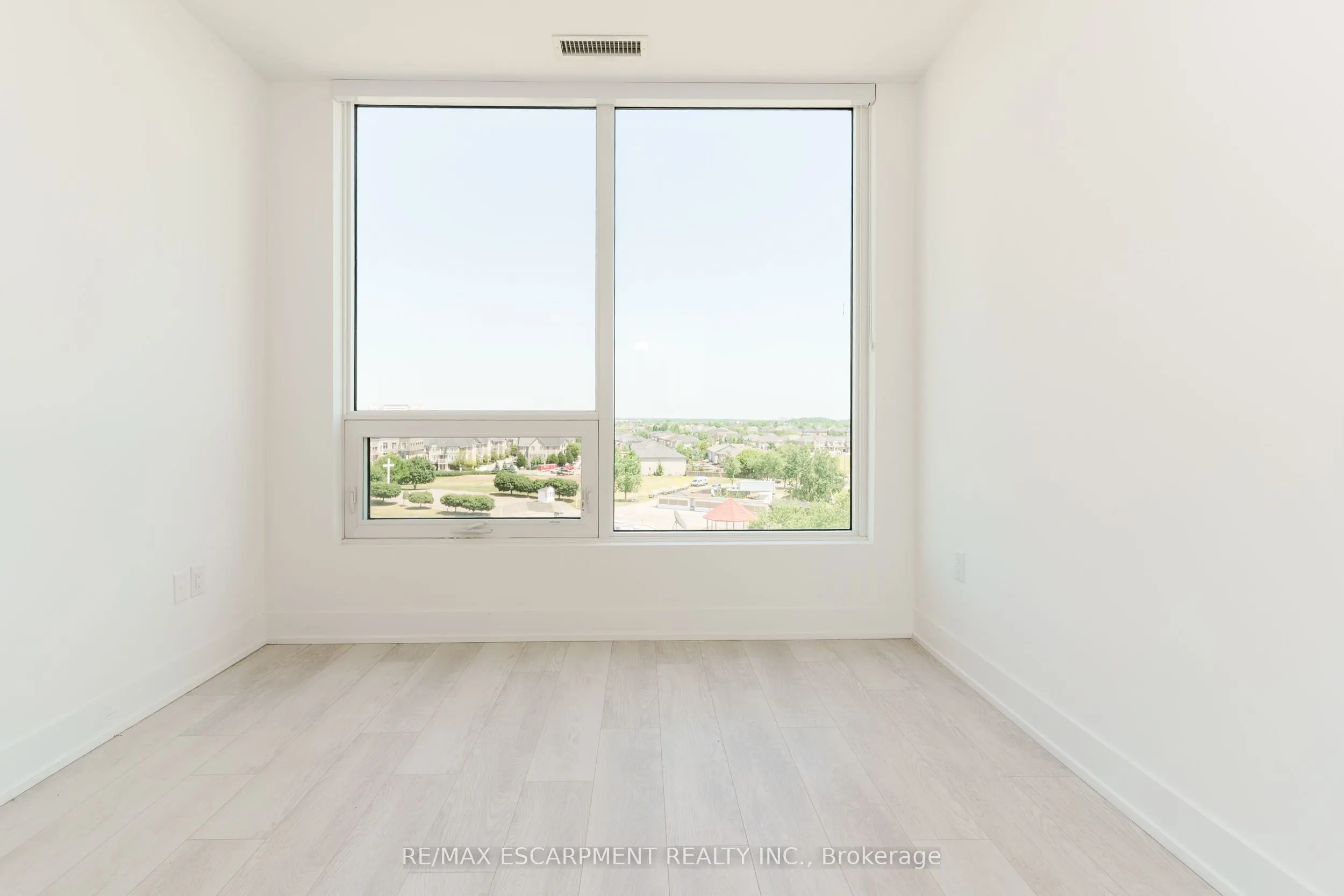 2450 Old Bronte Road, #614