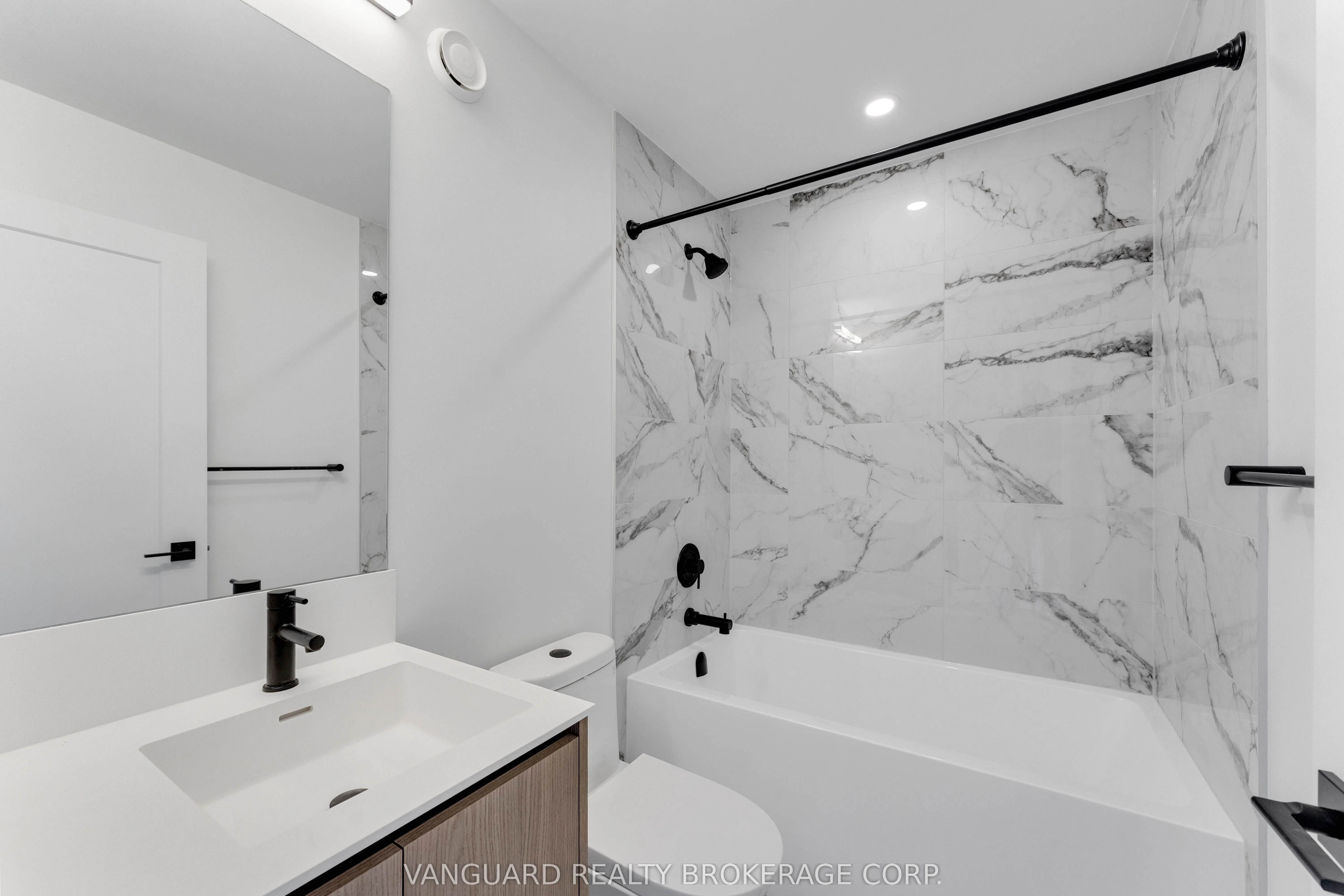 15 Lou Parsons Way, #21