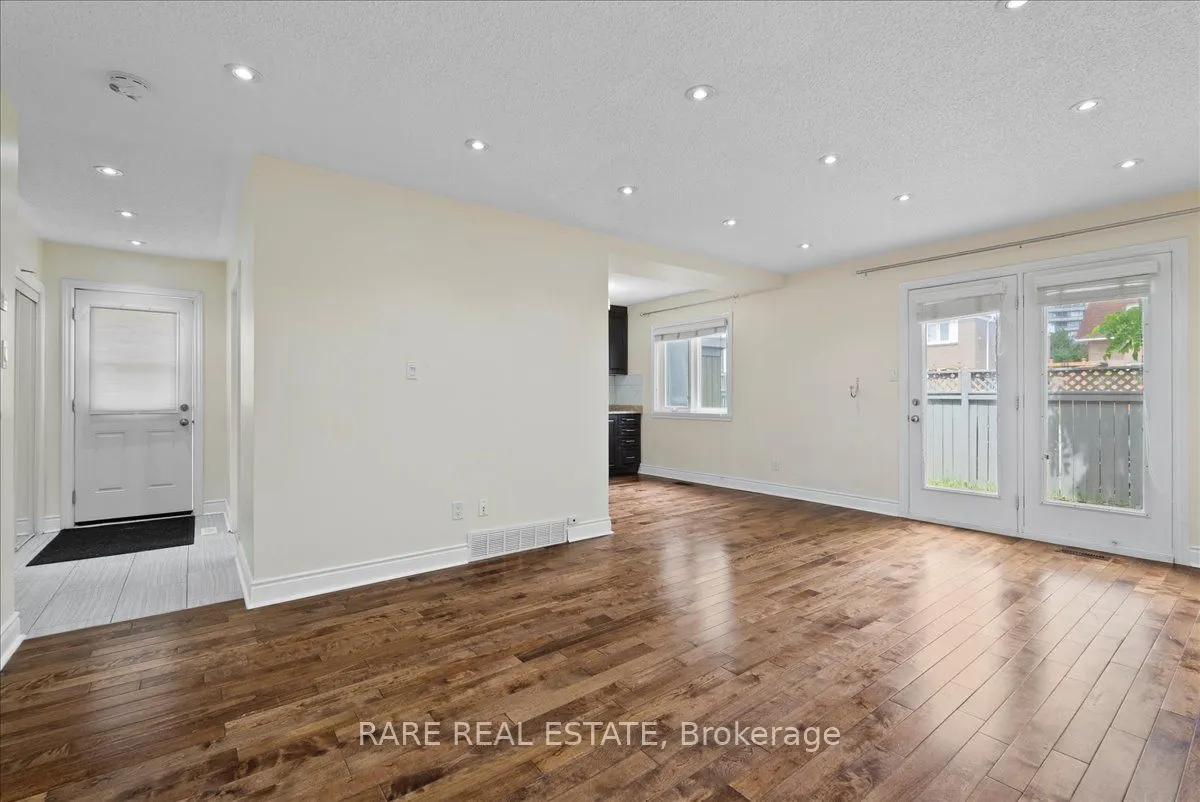 148 Town House Crescent, #79