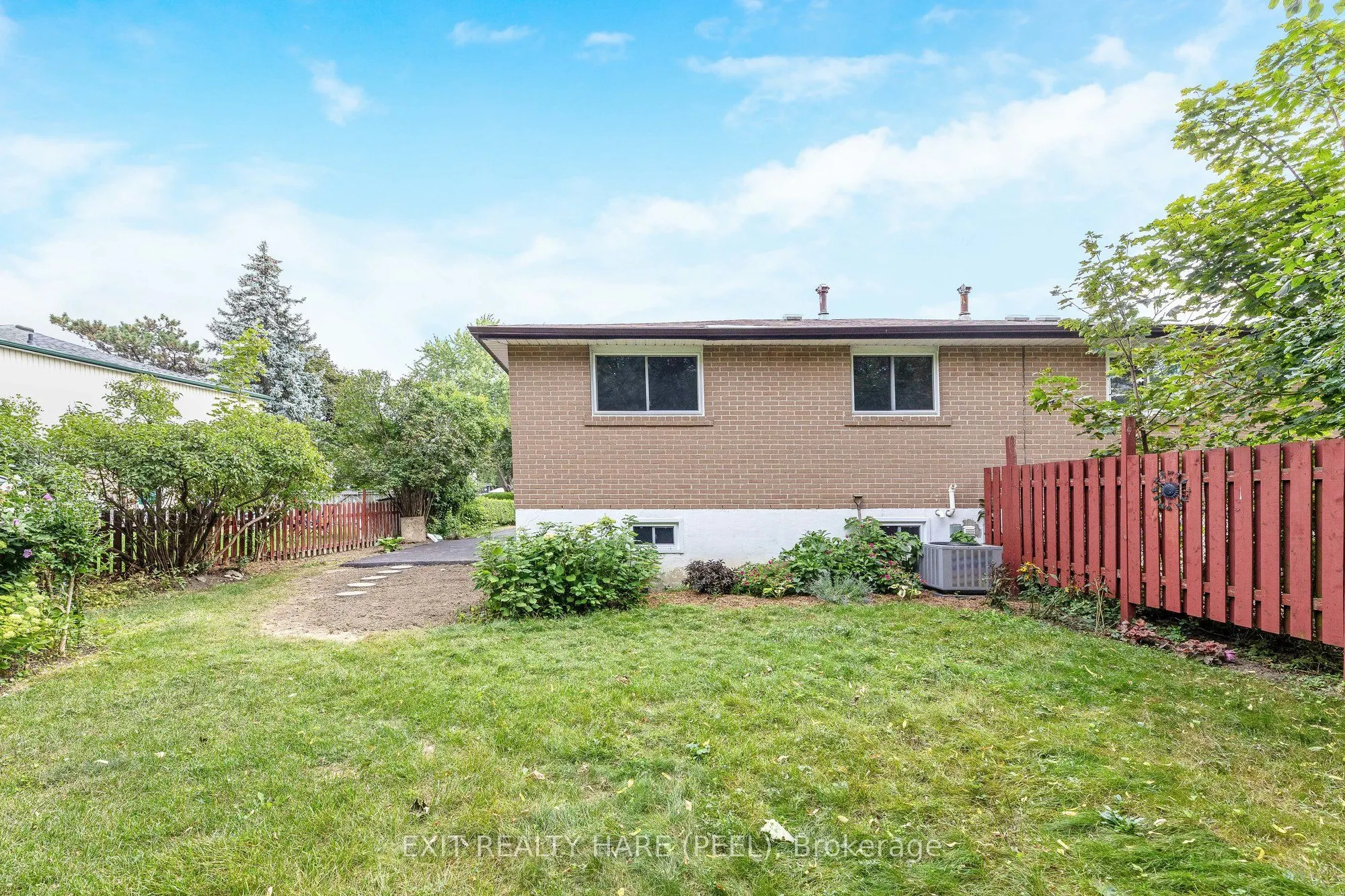 5 Garside Crescent