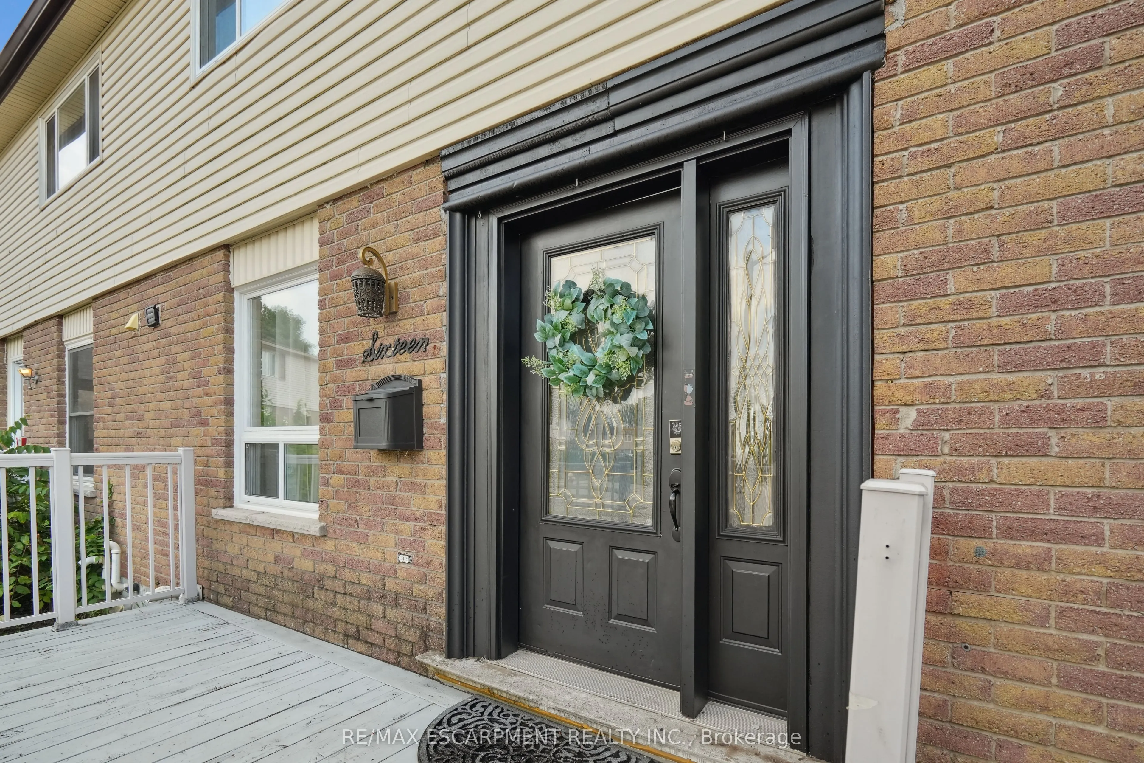 16 Campbell Court
