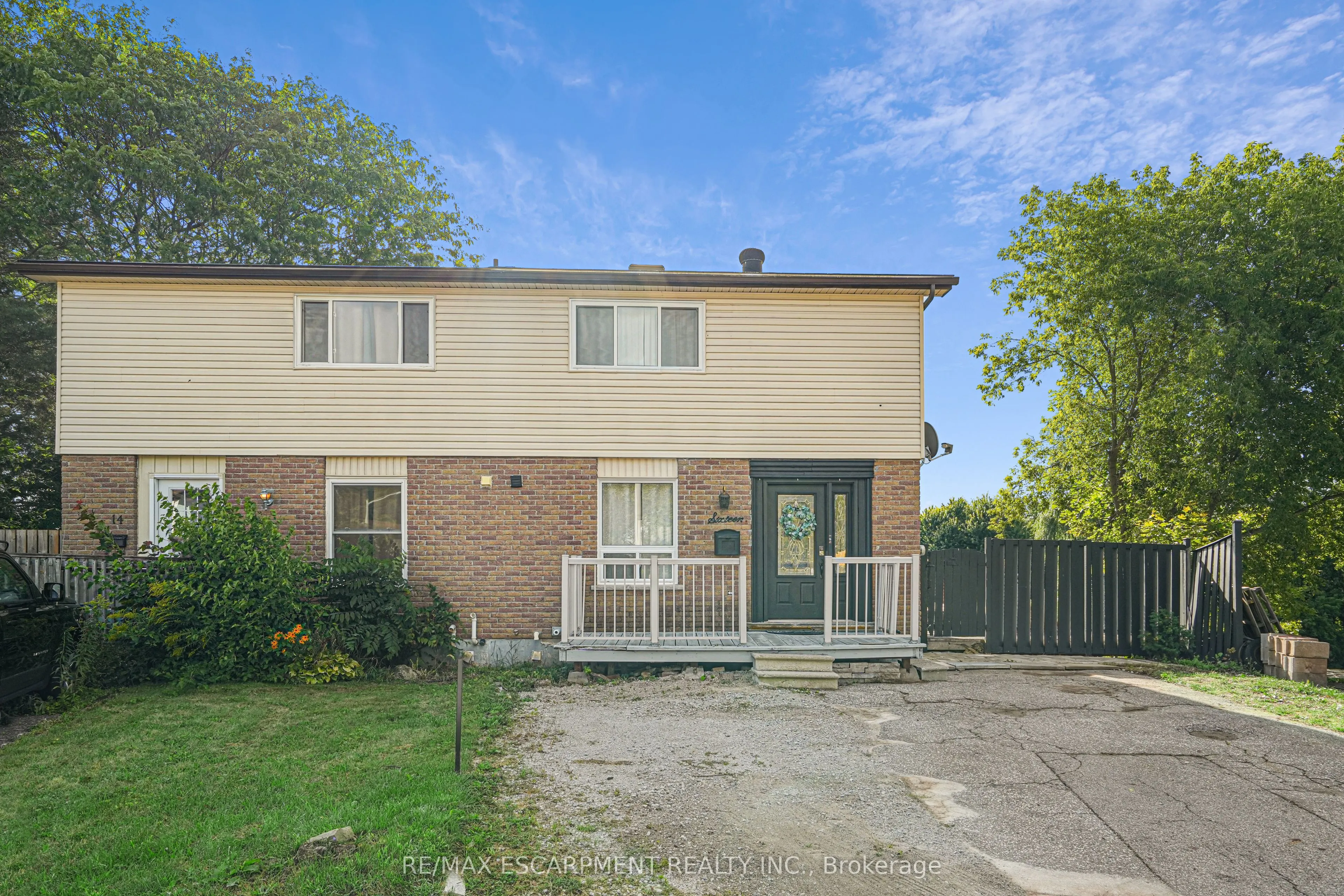 16 Campbell Court