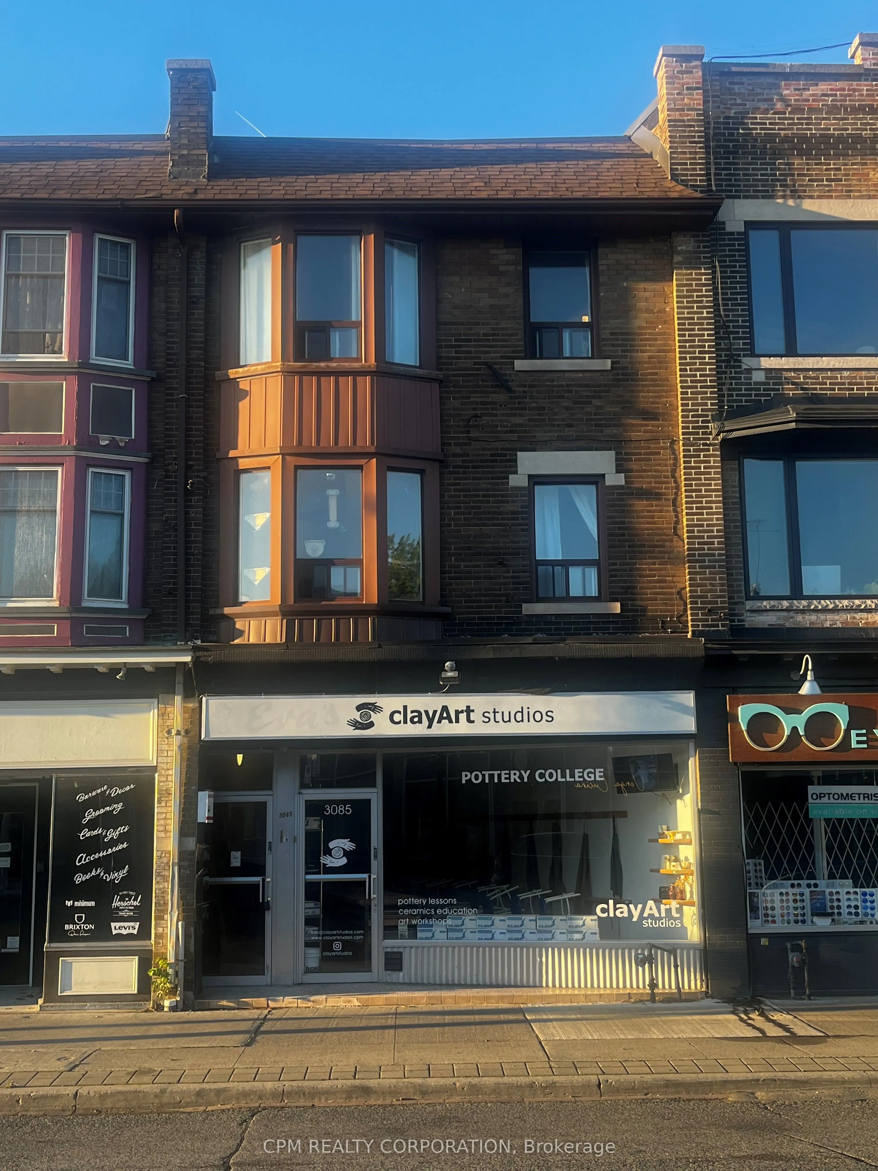 3085 Dundas Street W