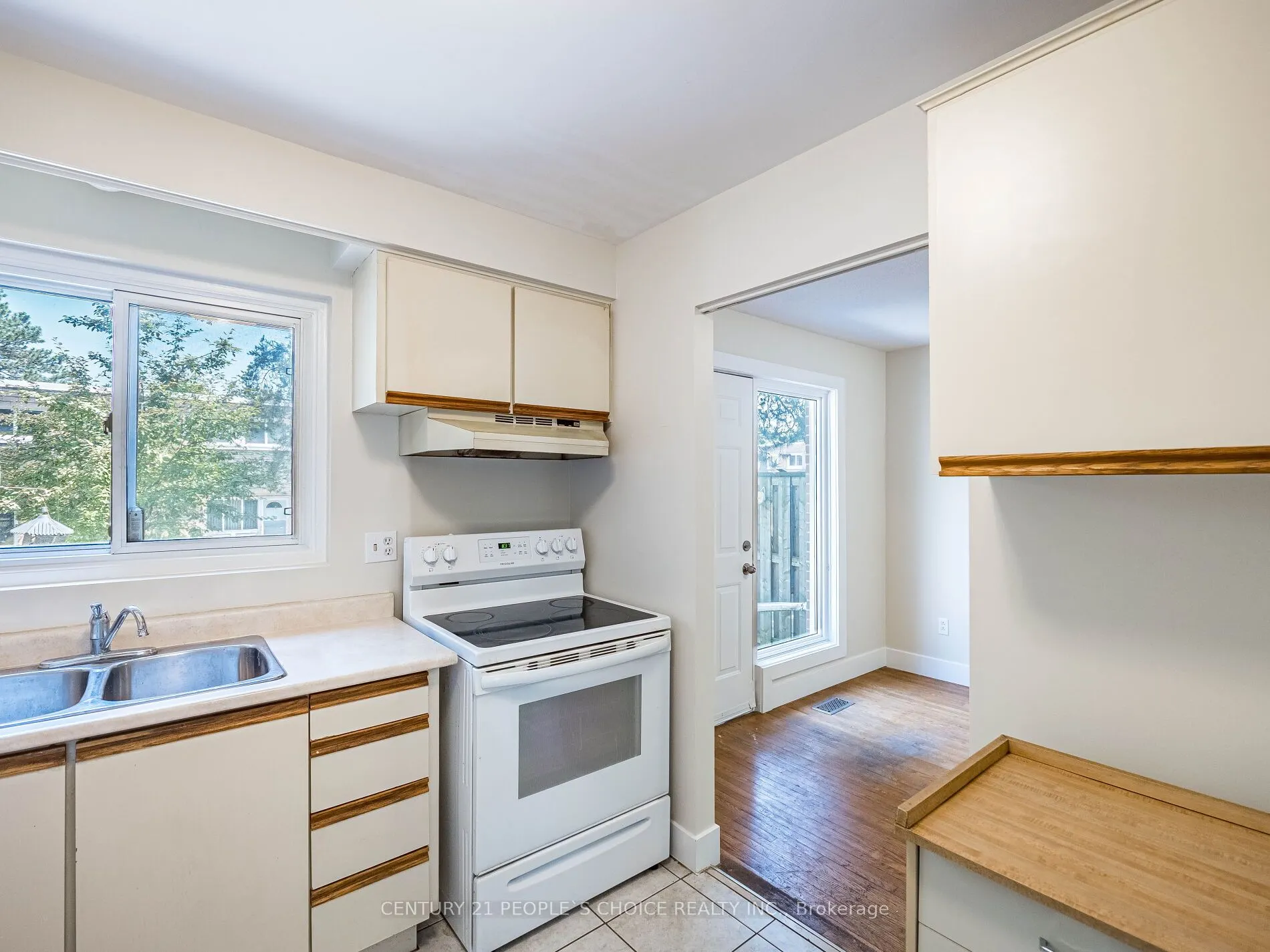 1720 Albion Road, #16
