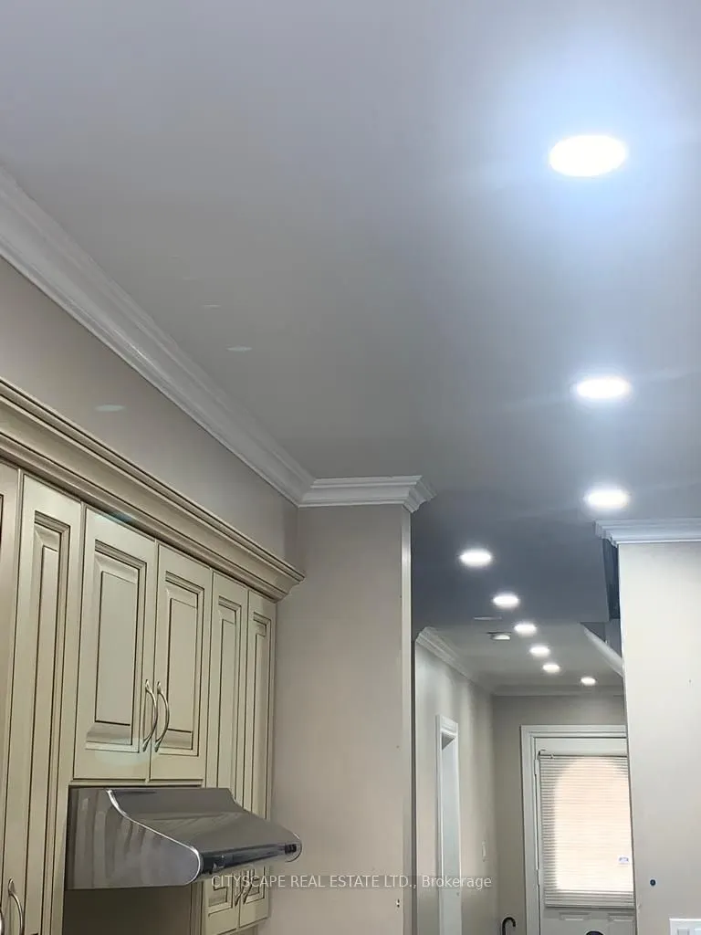 33 Ridgefield Court