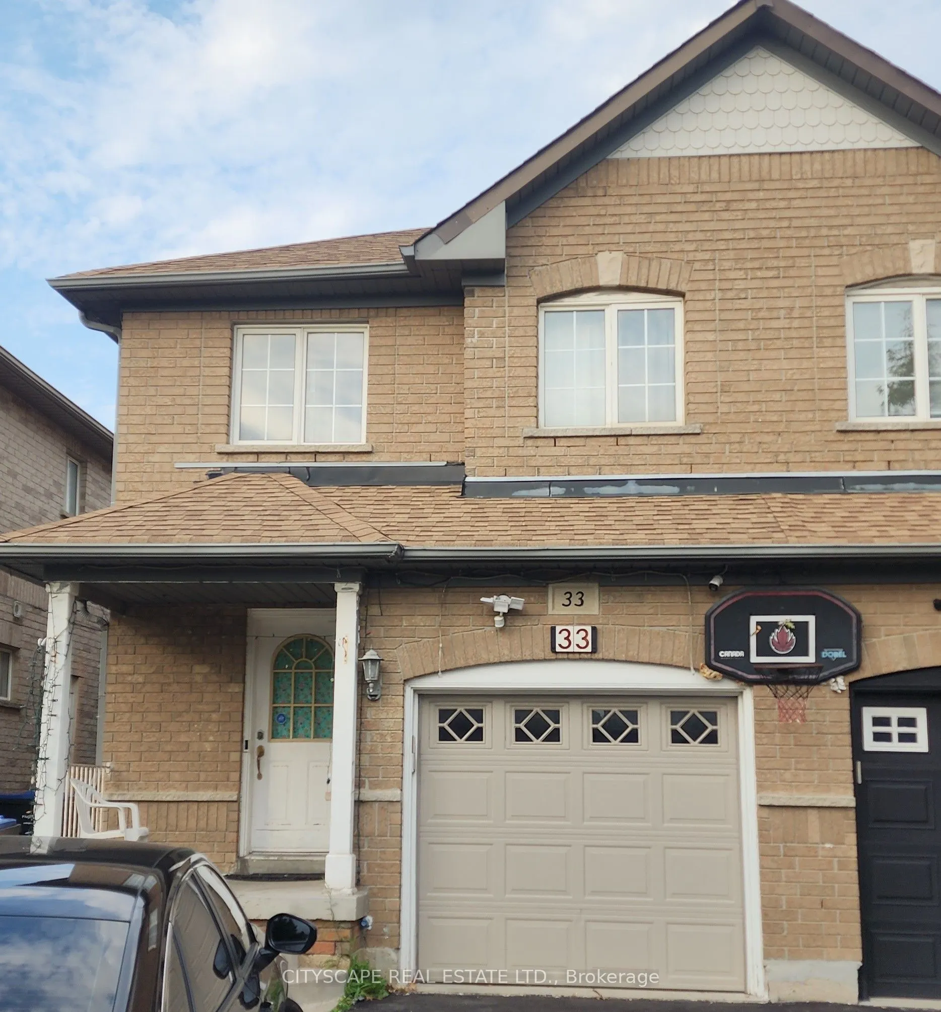 33 Ridgefield Court