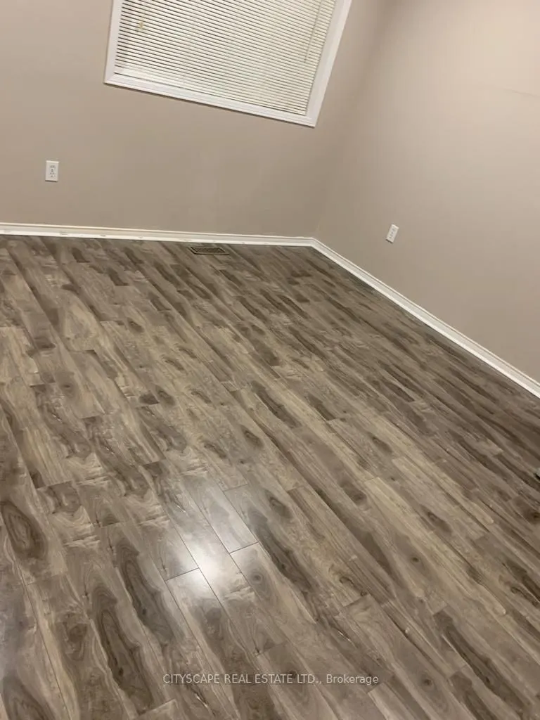 33 Ridgefield Court