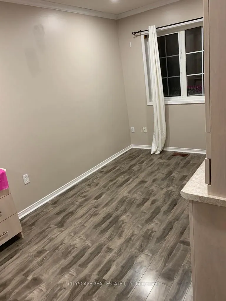33 Ridgefield Court