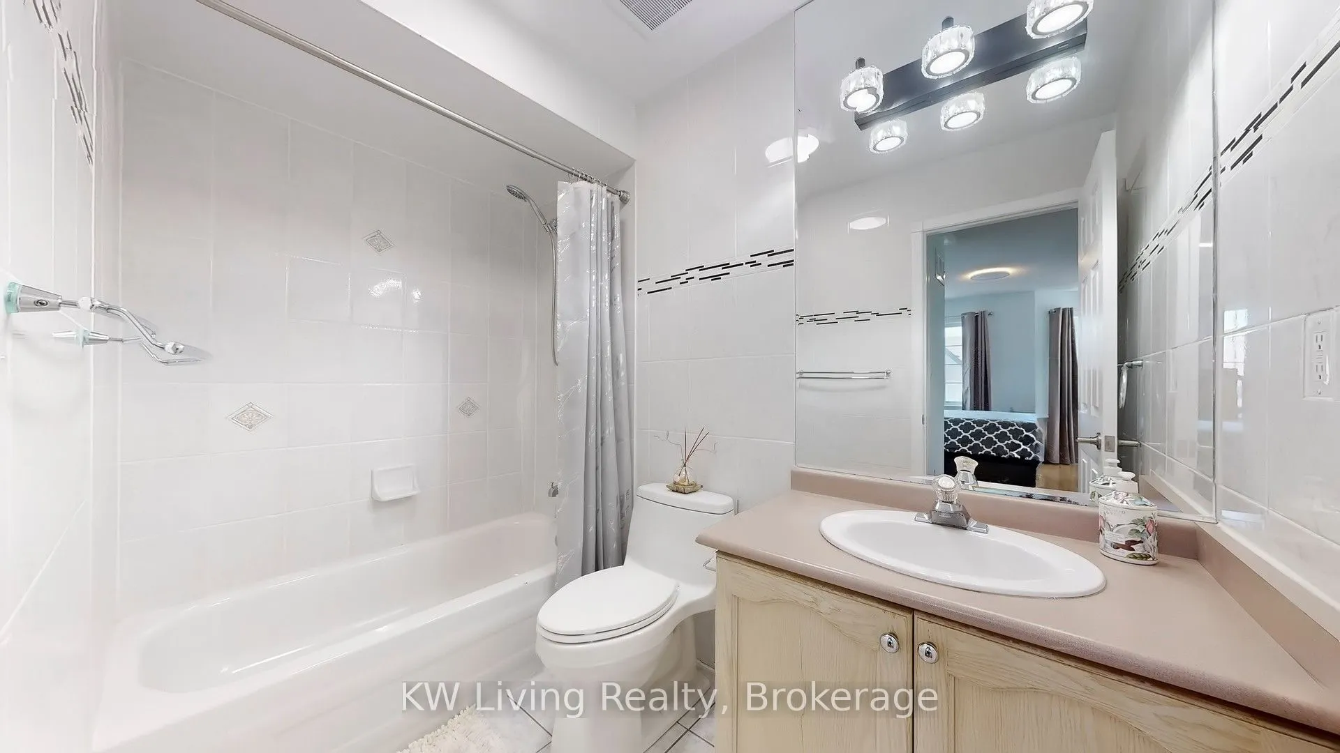 5260 McFarren Boulevard, #32