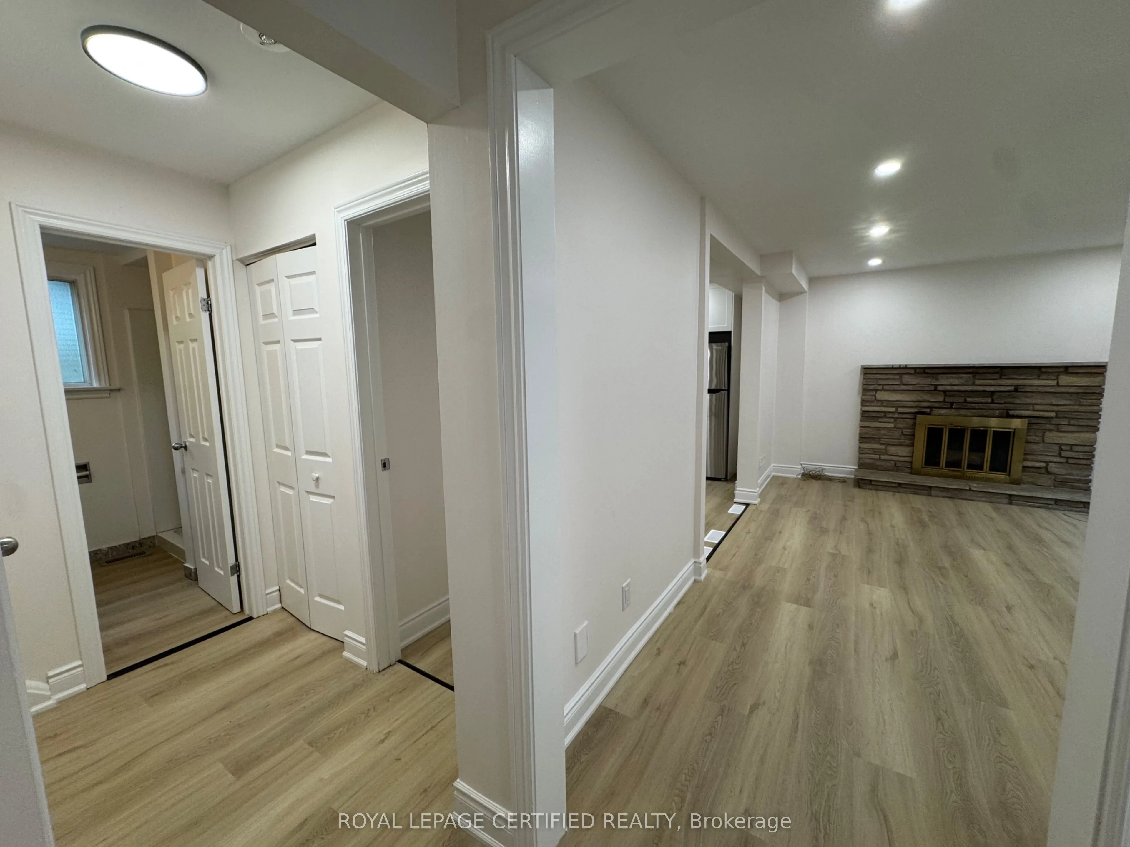 2069 Thornlea Drive S, #SIDE SECOND UNIT