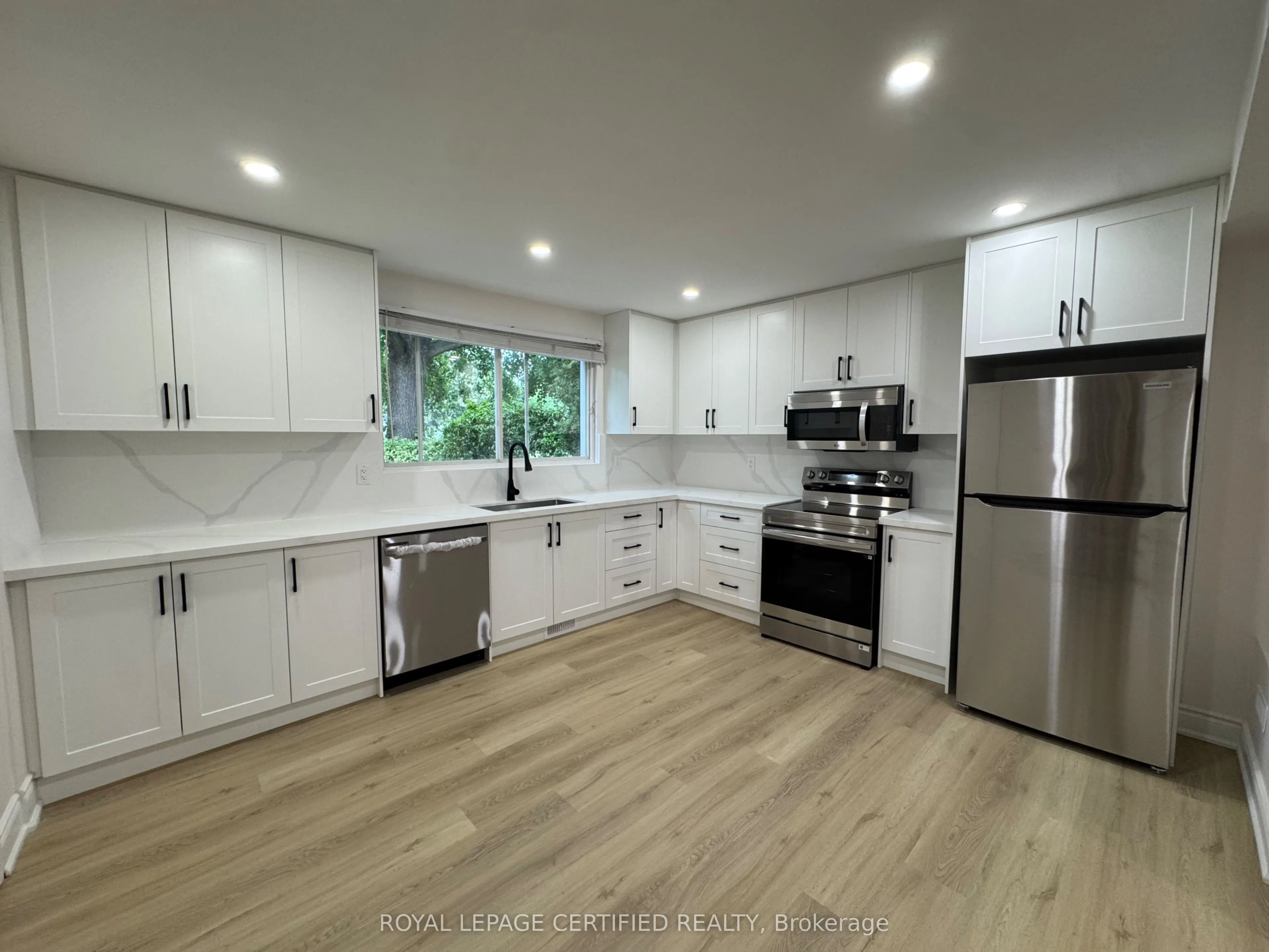 2069 Thornlea Drive S, #SIDE SECOND UNIT
