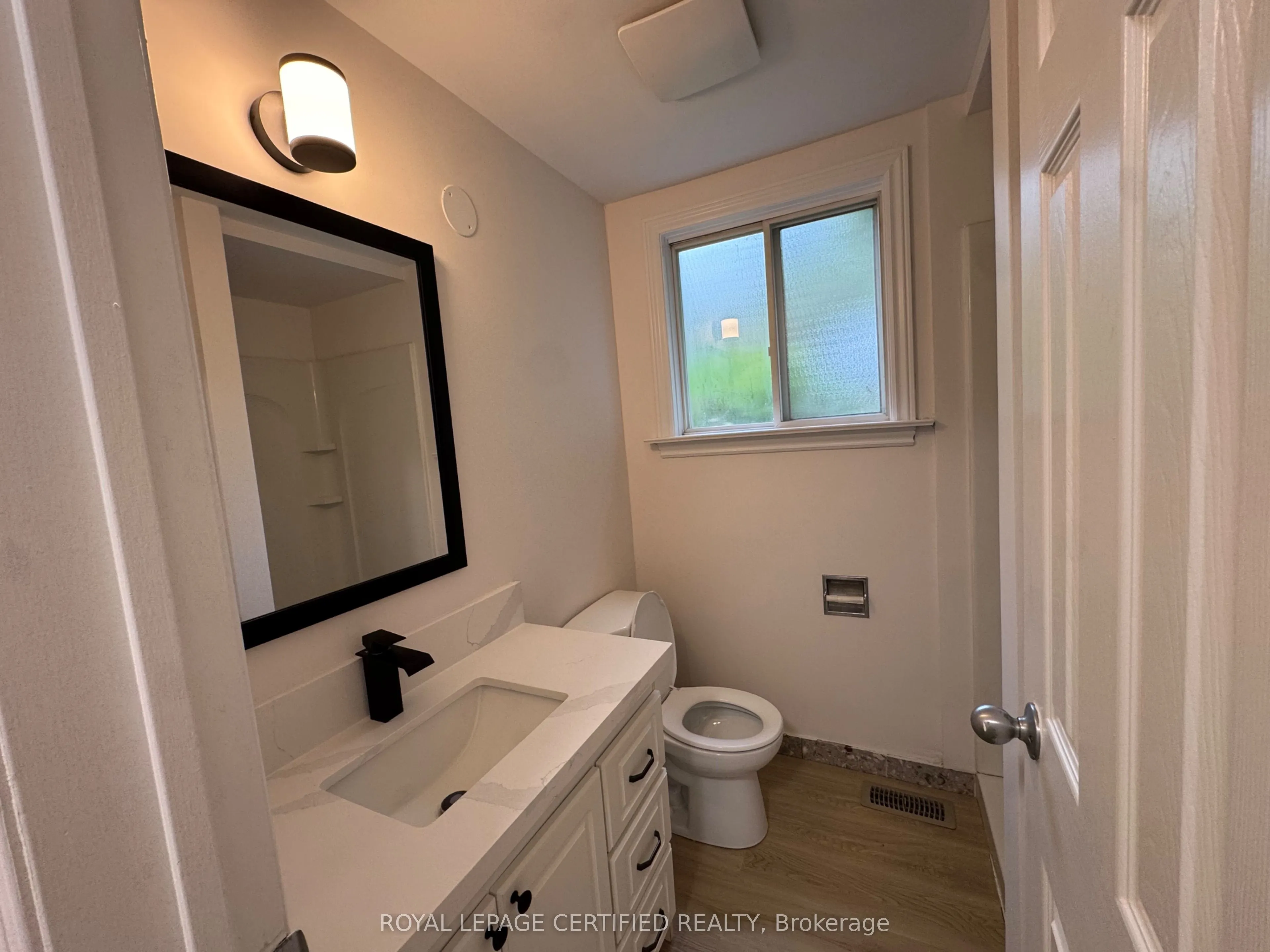 2069 Thornlea Drive S, #SIDE SECOND UNIT