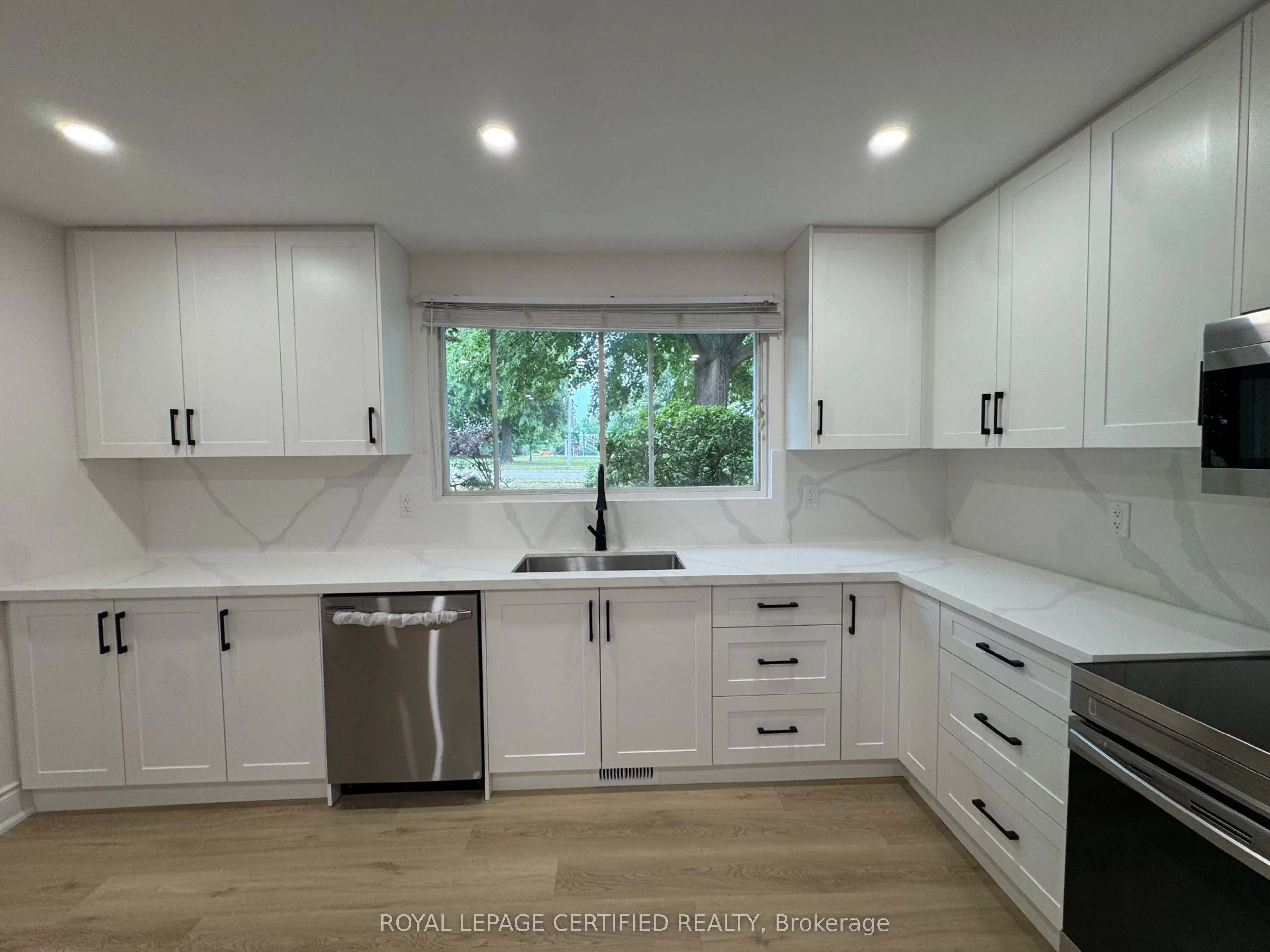 2069 Thornlea Drive S, #SIDE SECOND UNIT