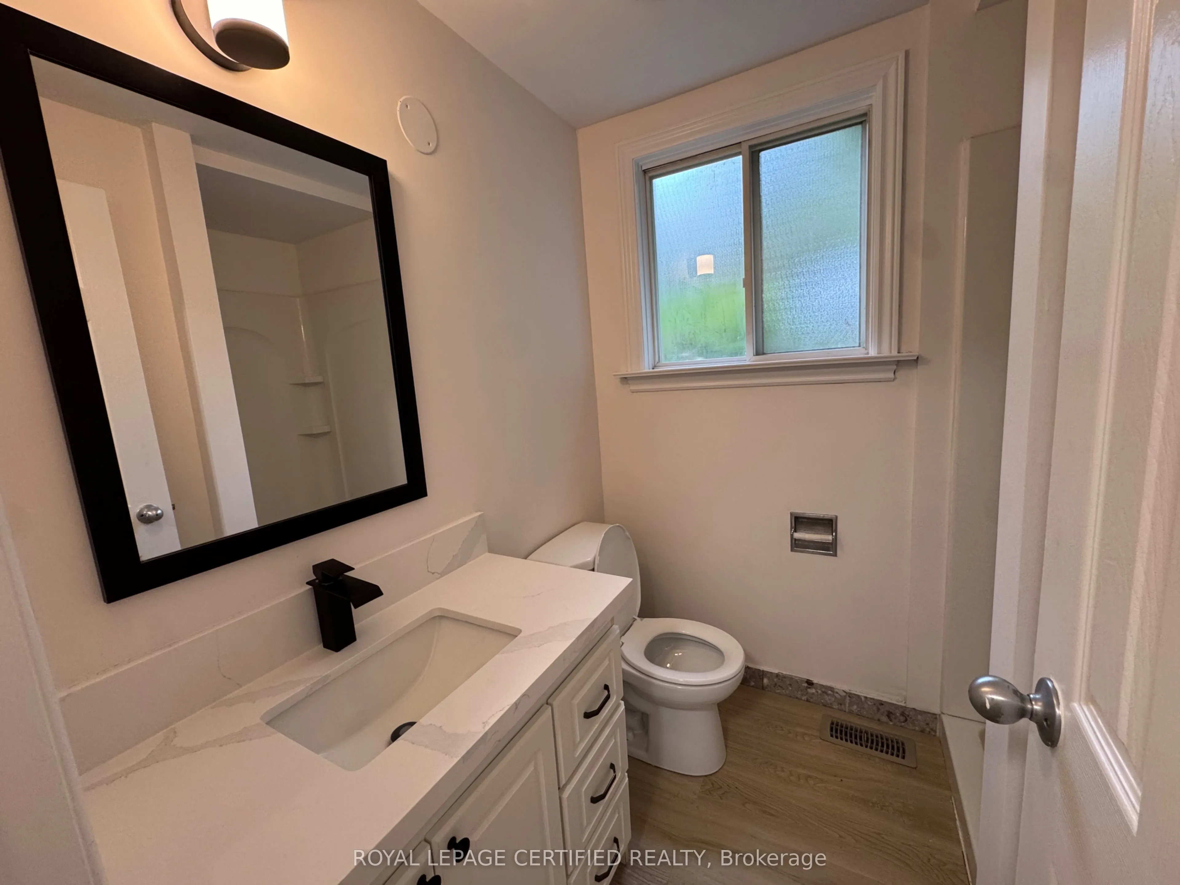 2069 Thornlea Drive S, #SIDE SECOND UNIT