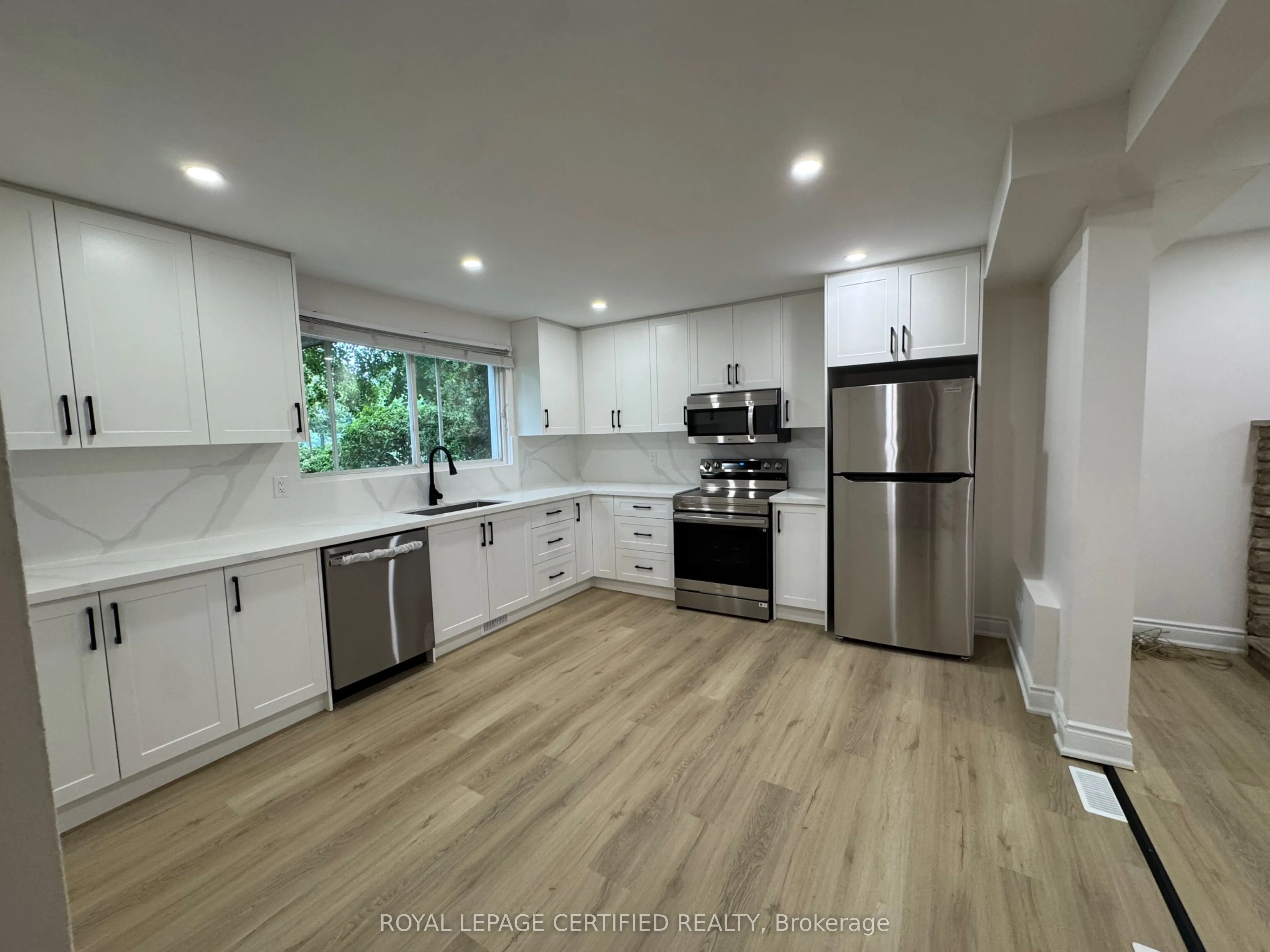 2069 Thornlea Drive S, #SIDE SECOND UNIT