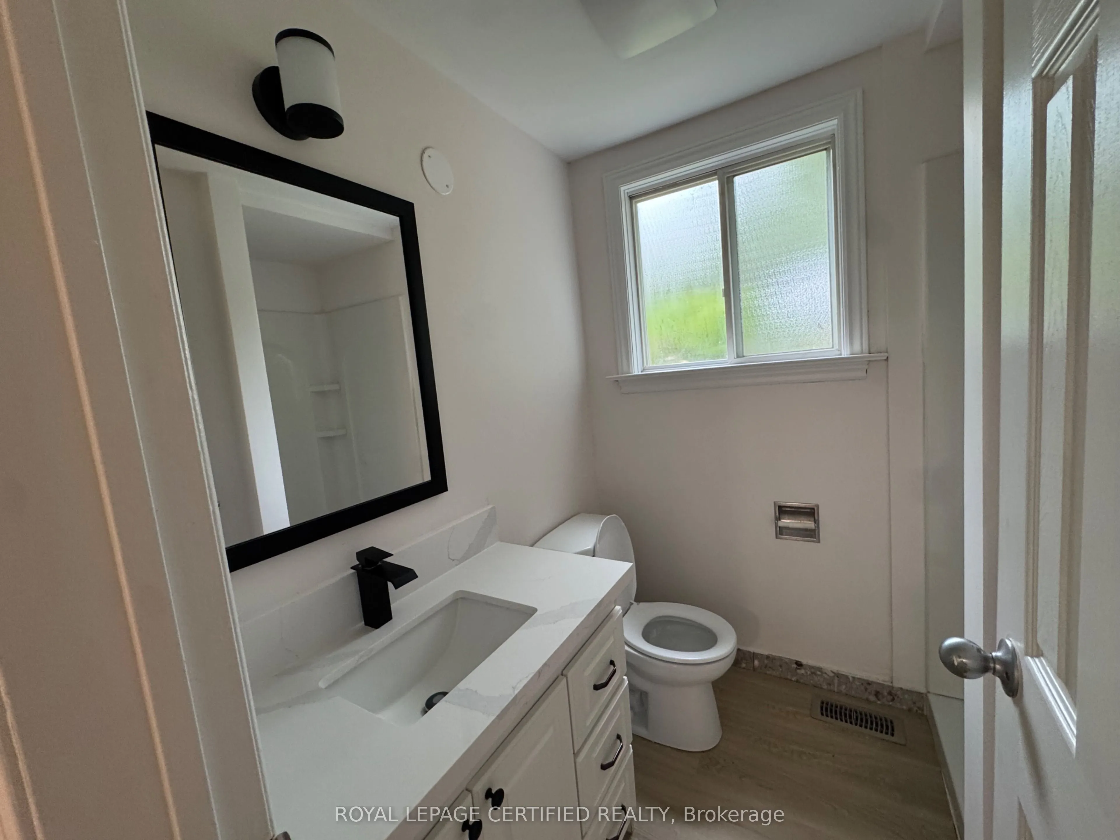 2069 Thornlea Drive S, #SIDE SECOND UNIT