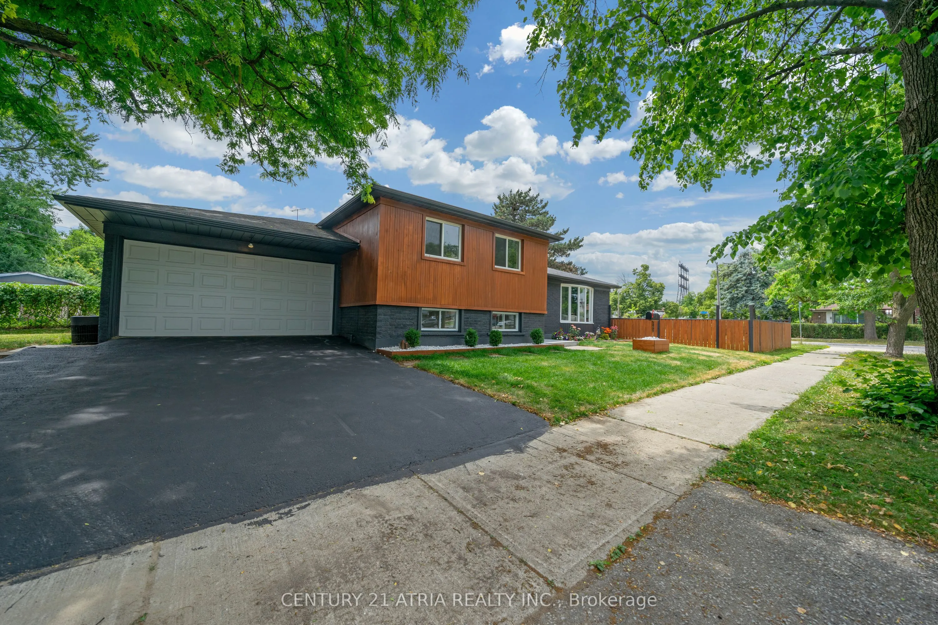 48 Tealham Drive S