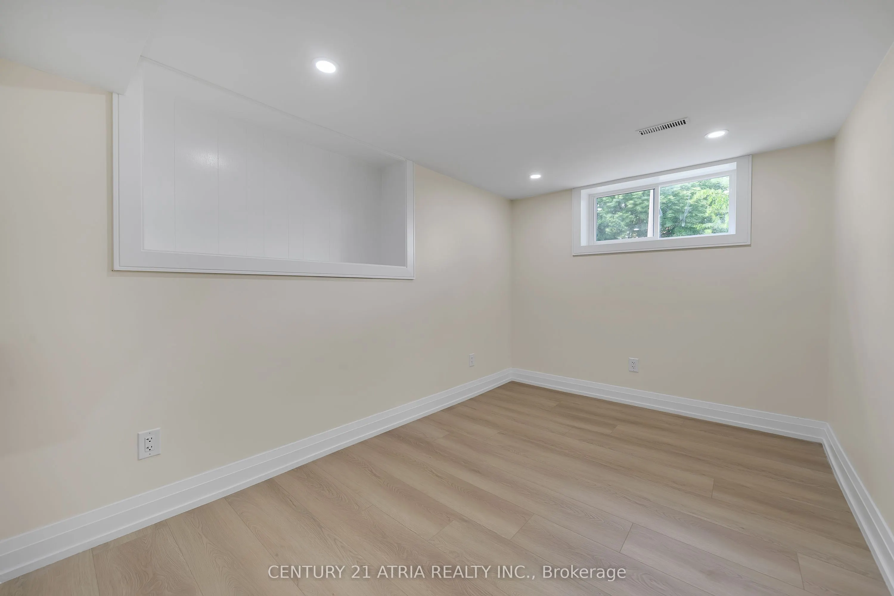48 Tealham Drive S