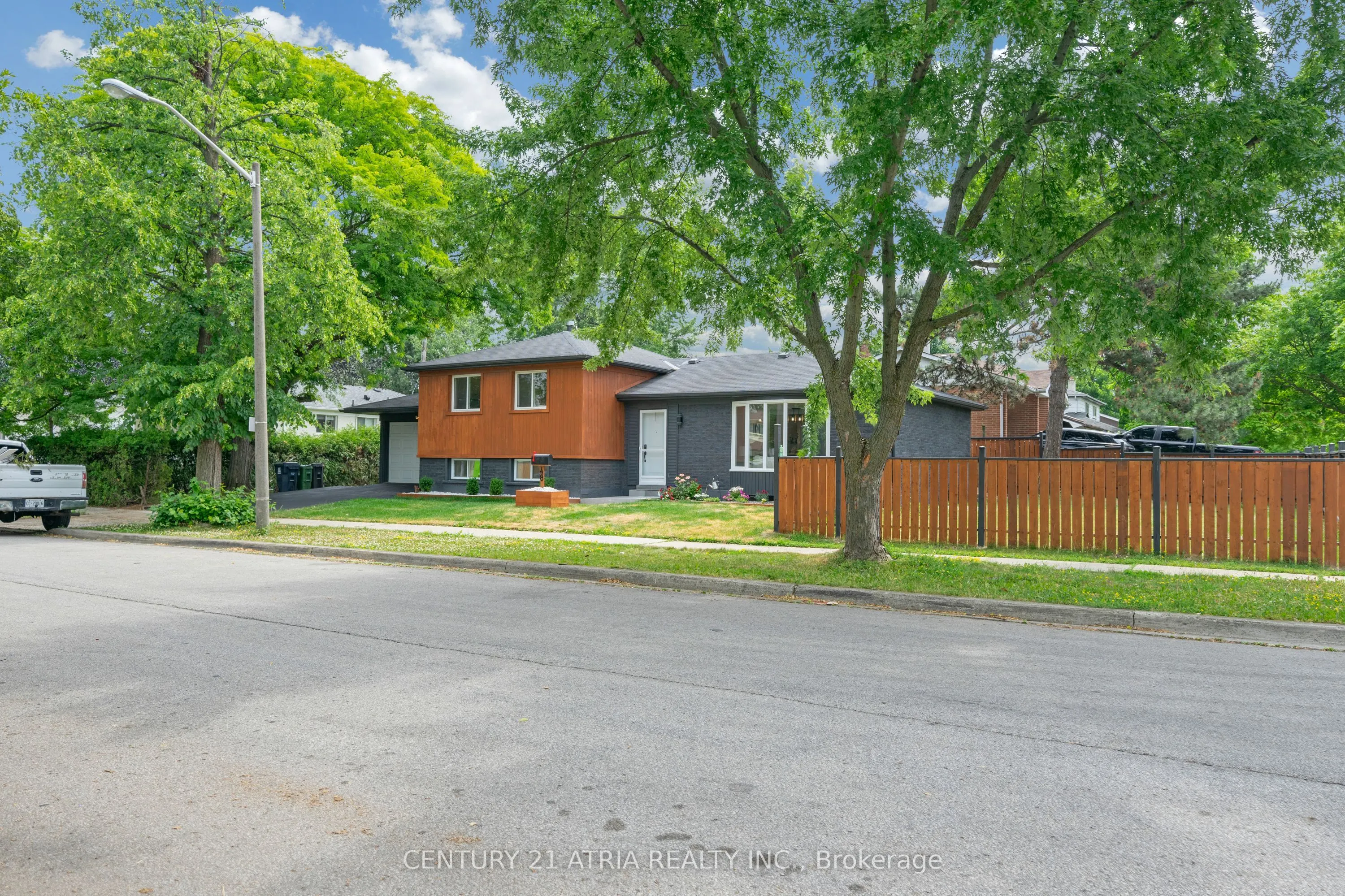 48 Tealham Drive S