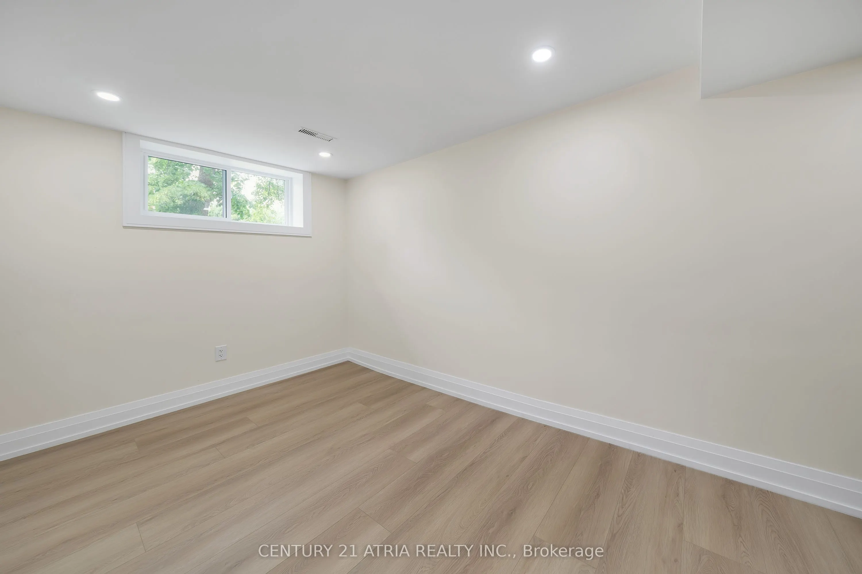 48 Tealham Drive S