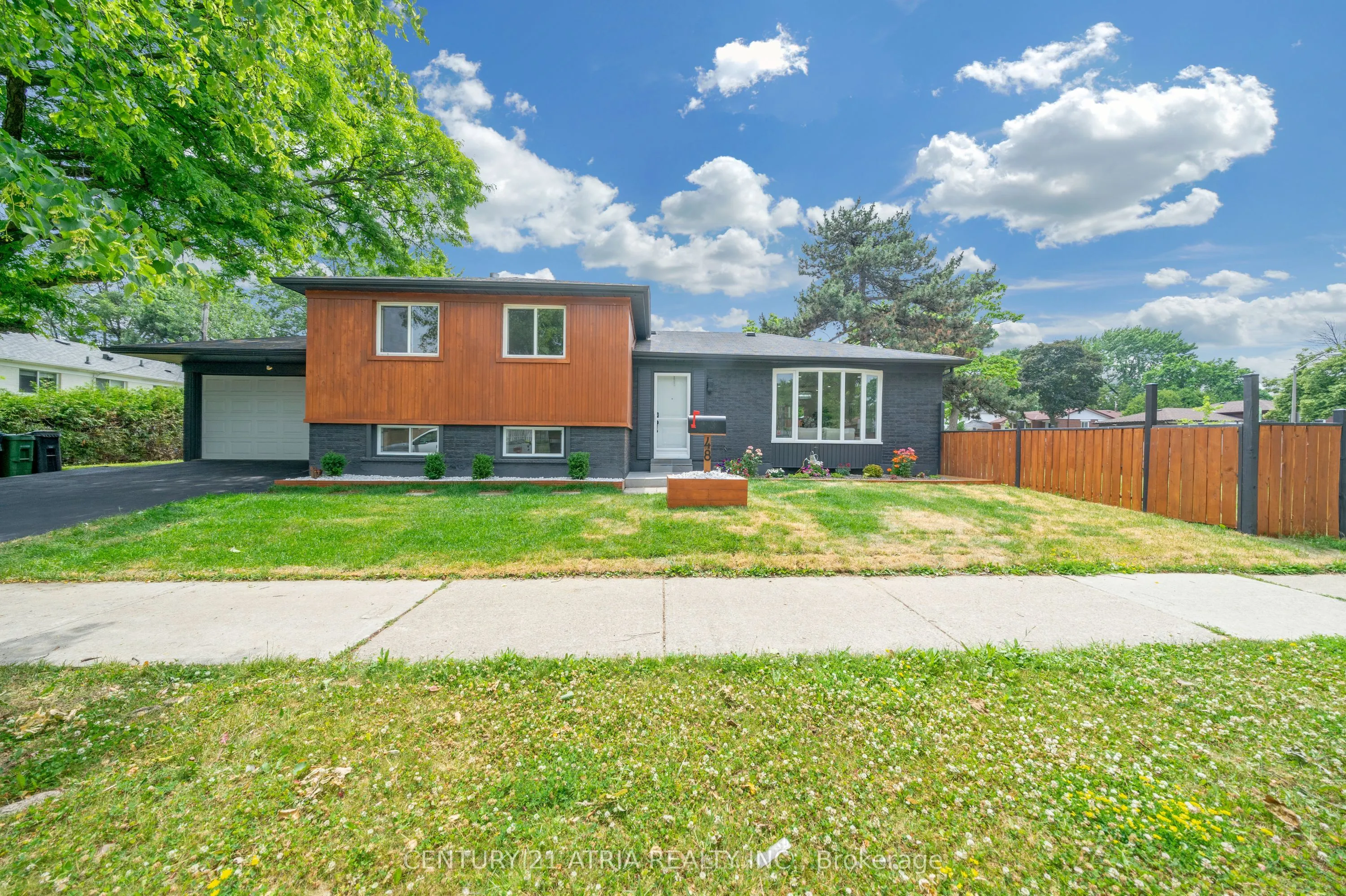 48 Tealham Drive S