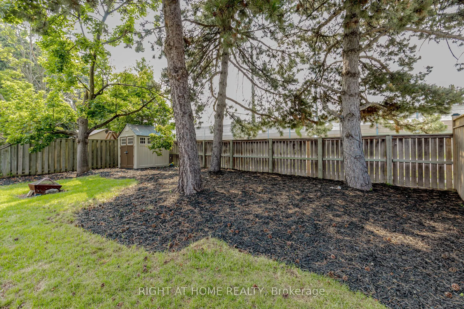 1073 Mesa Crescent