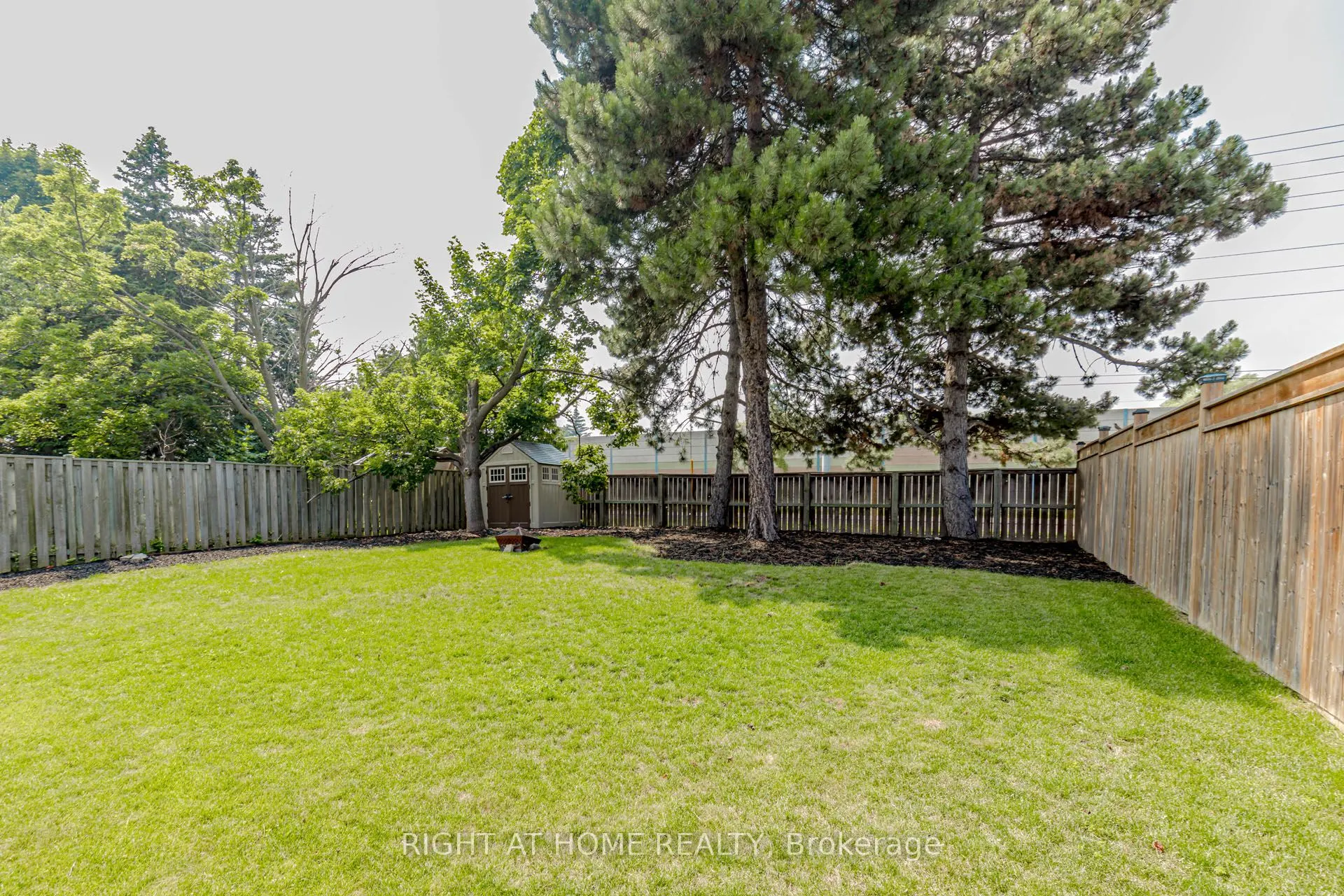 1073 Mesa Crescent