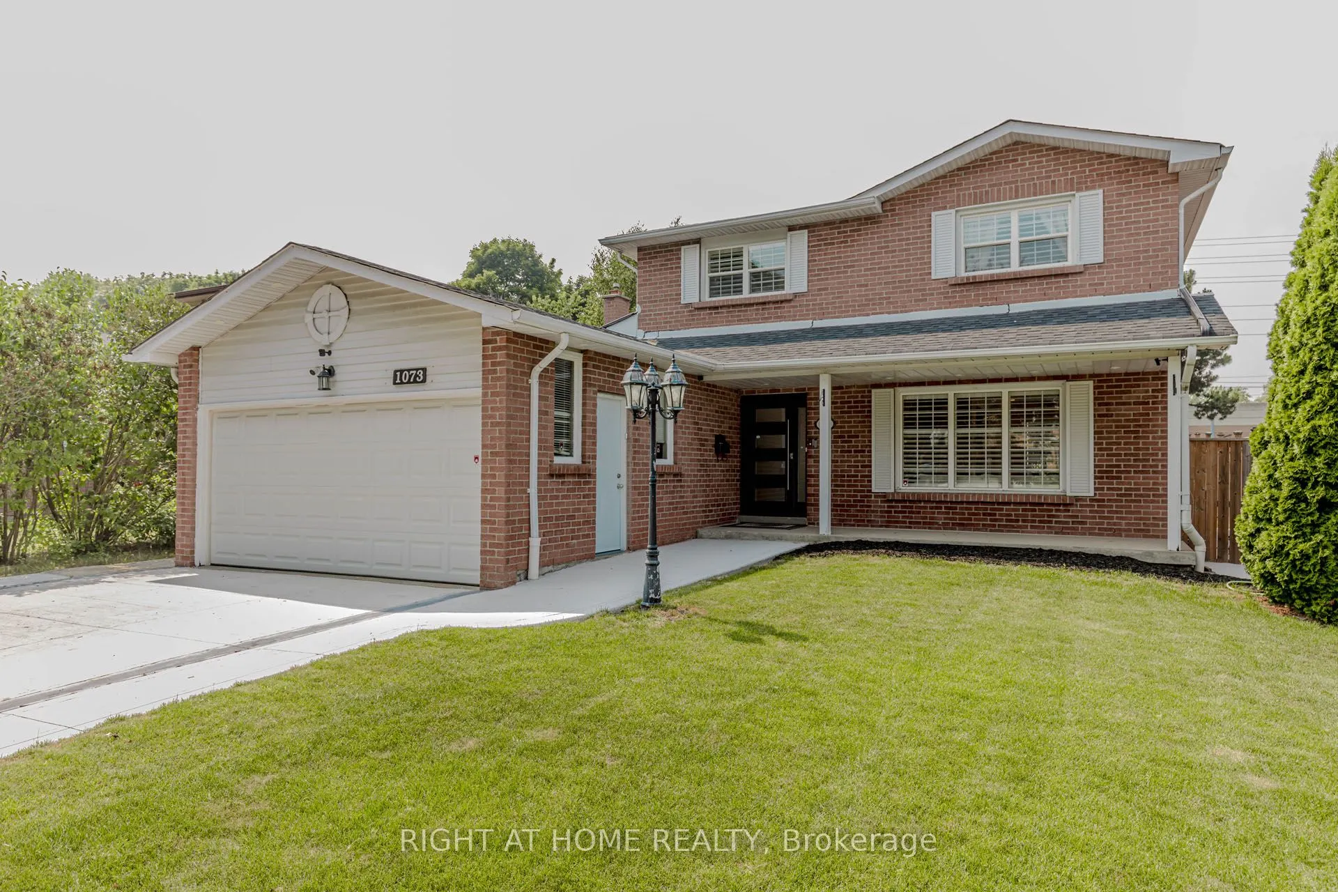 1073 Mesa Crescent