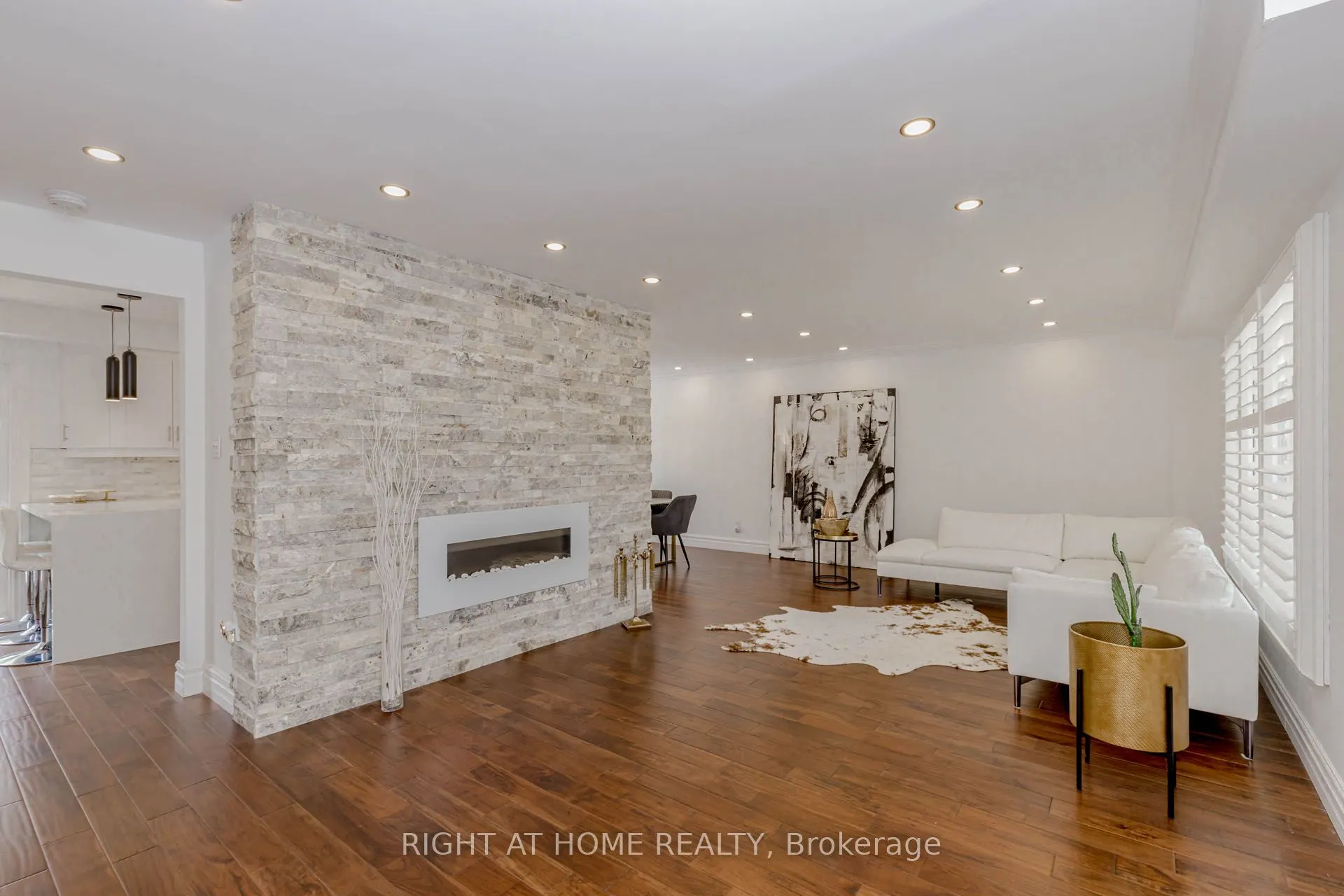 1073 Mesa Crescent