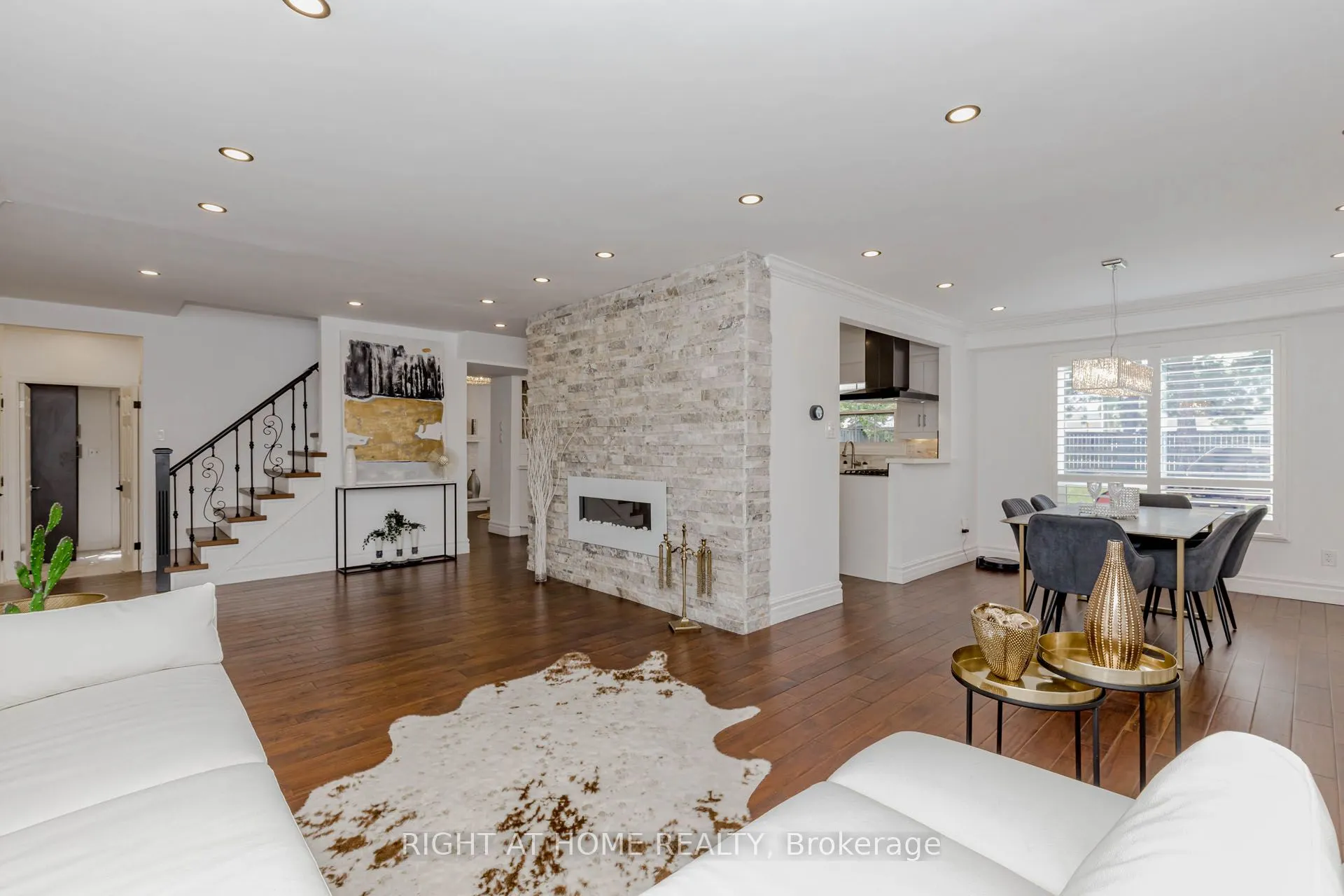 1073 Mesa Crescent