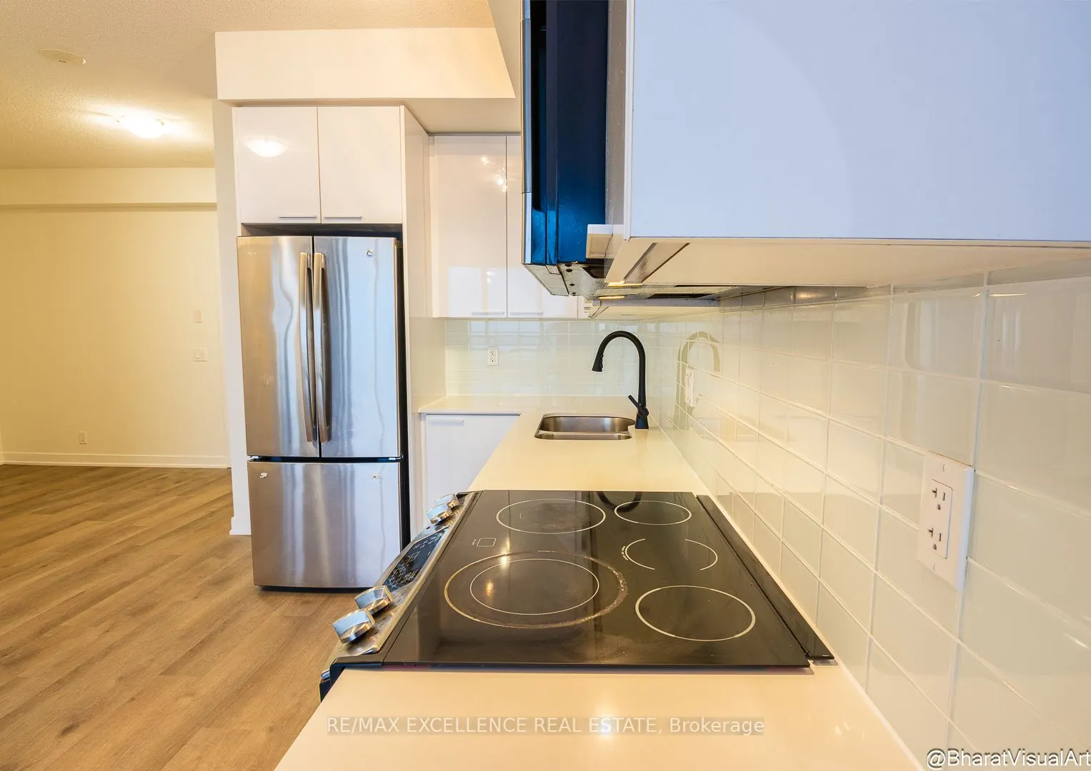 2802 Park Lawn, #10