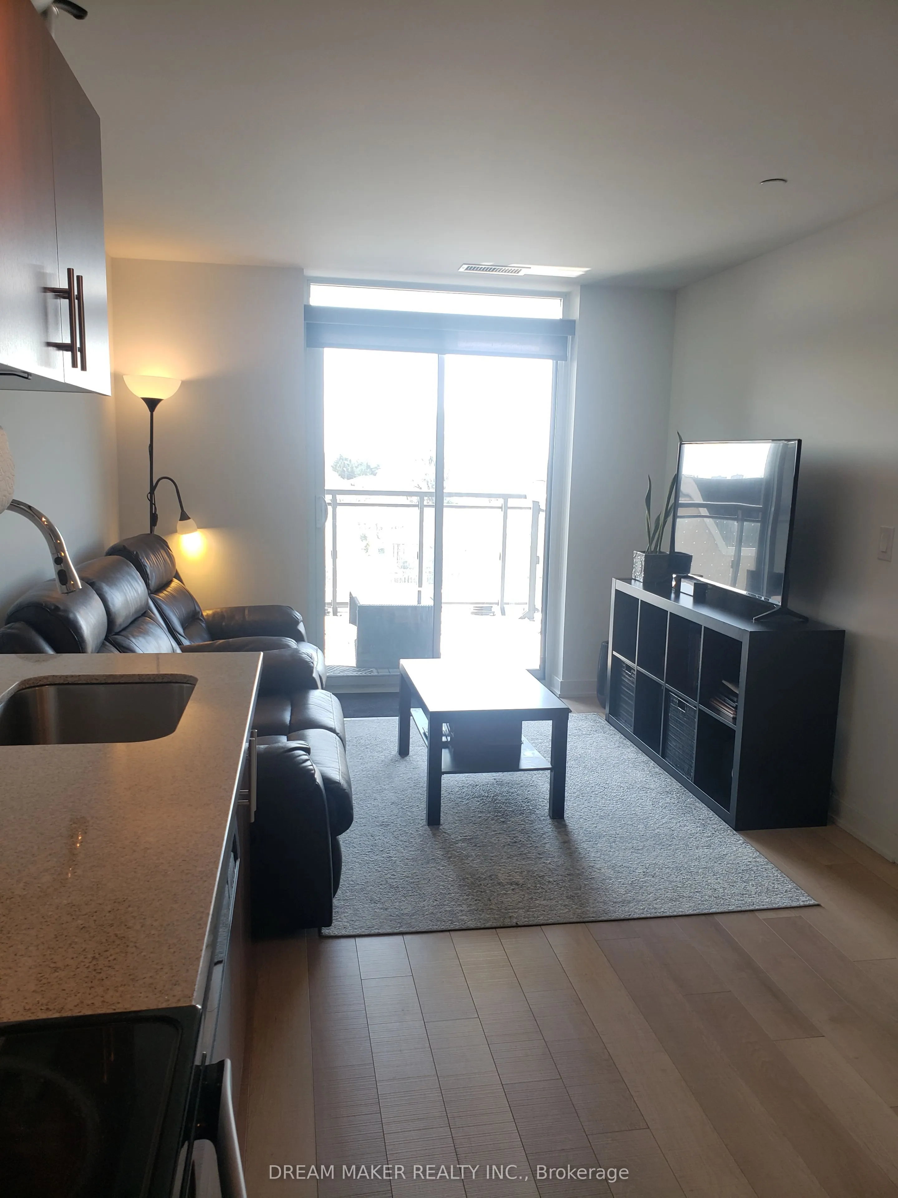 16 McAdam Avenue, #306